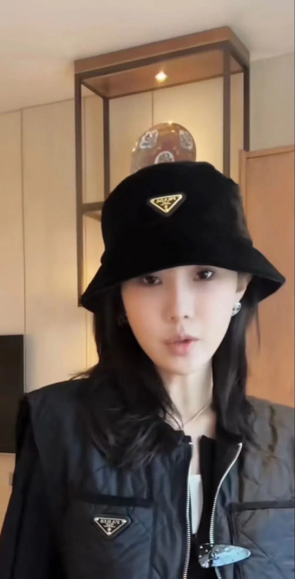 프라다 코듀로이 베이스볼 캡 상세 이미지 2