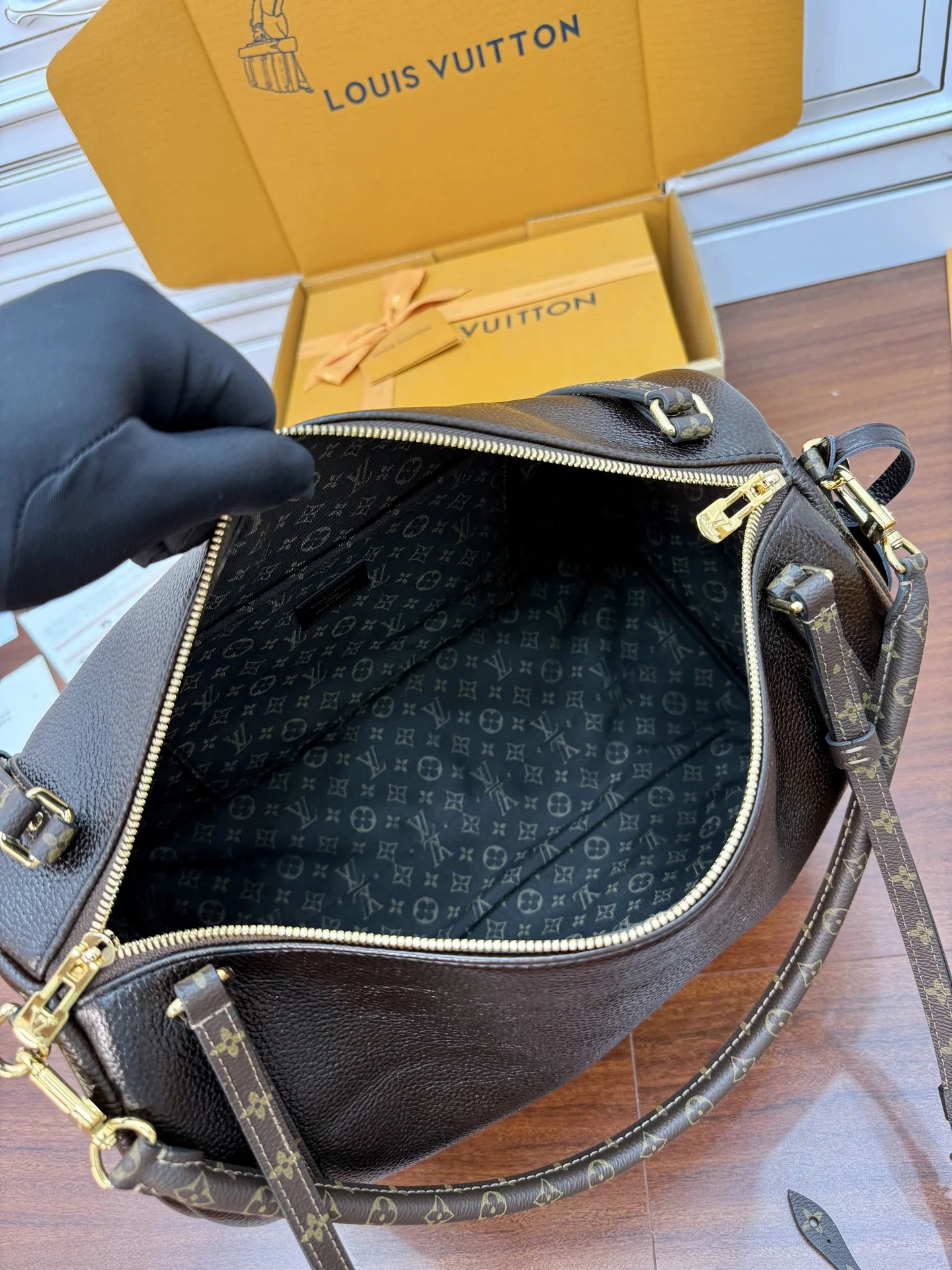 루이비통 M26359 가방 상세 이미지 6