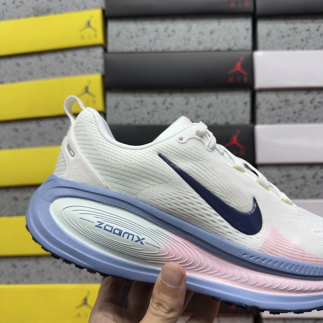 나이키 [XY] 보메로 18 HM6804-115 201742 Nike Vomero 18 White Work Blue Barely Green 상세 이미지 5