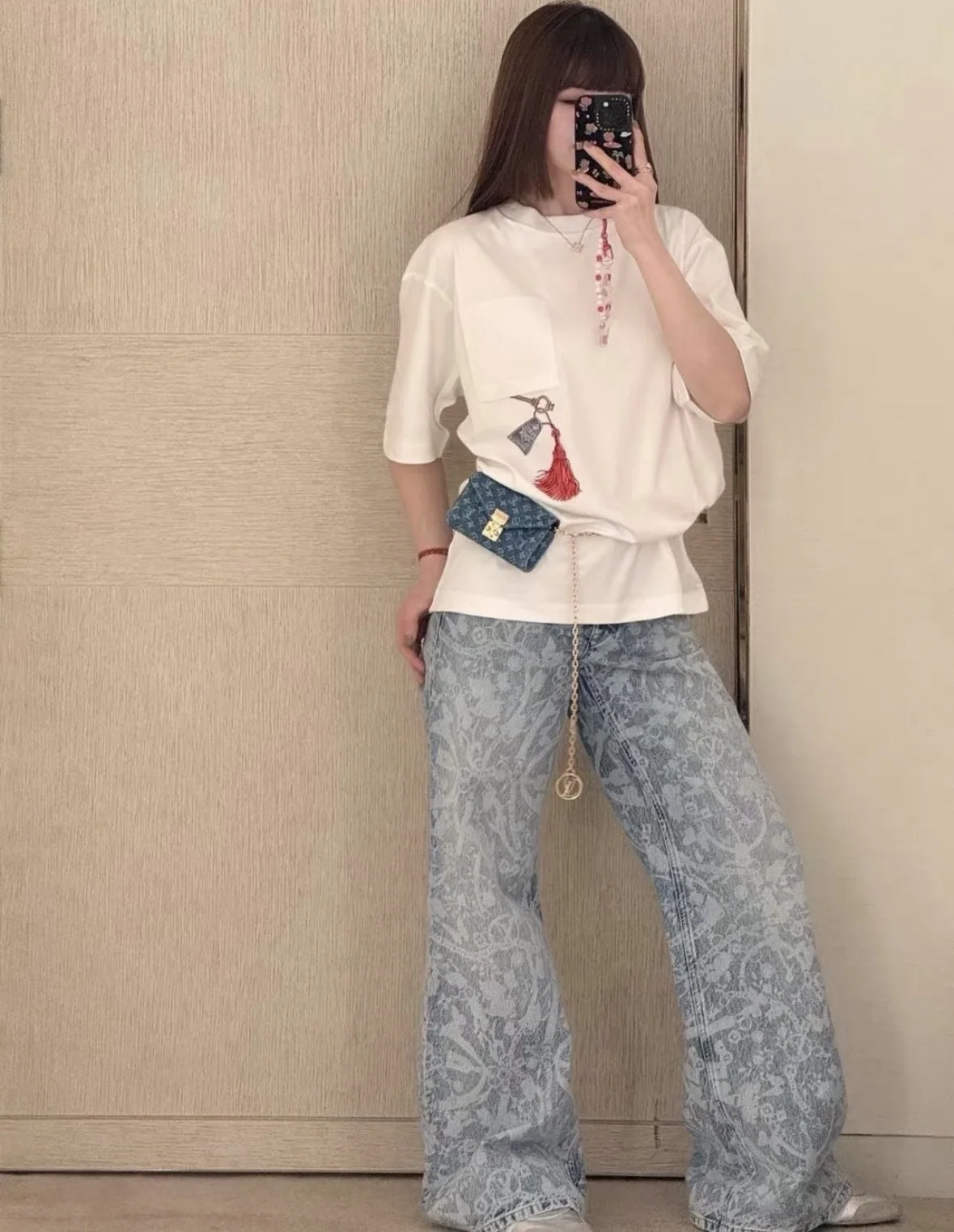 루이비통 프린트 데님 코튼 반팔 티셔츠 2026 SS 상세 이미지 3