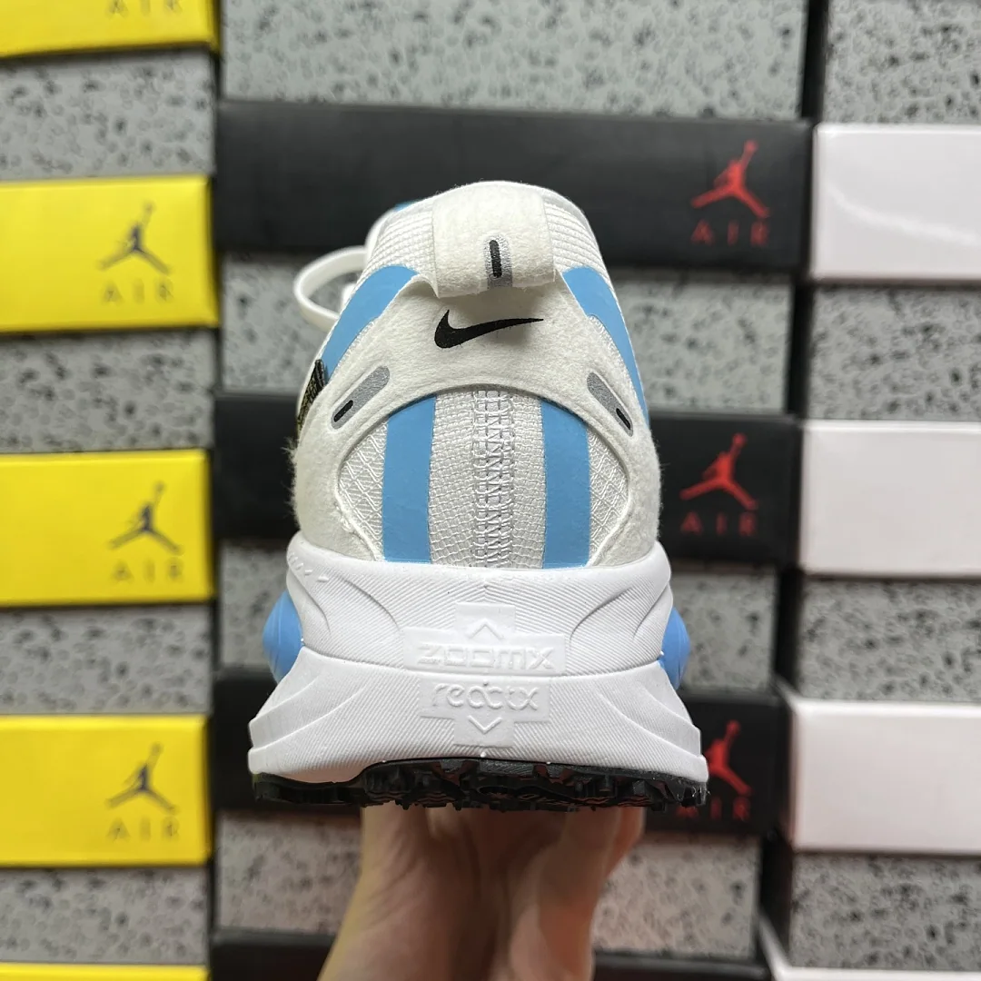 나이키 [XY] 보메로 18 201724 Nike Vomero 18 HQE98-005 상세 이미지 7