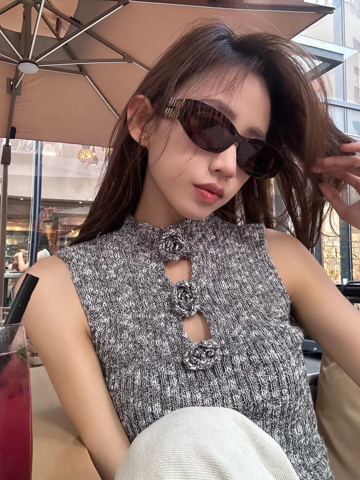 미우미우 SMU080 Z 선글라스 상세 이미지 4