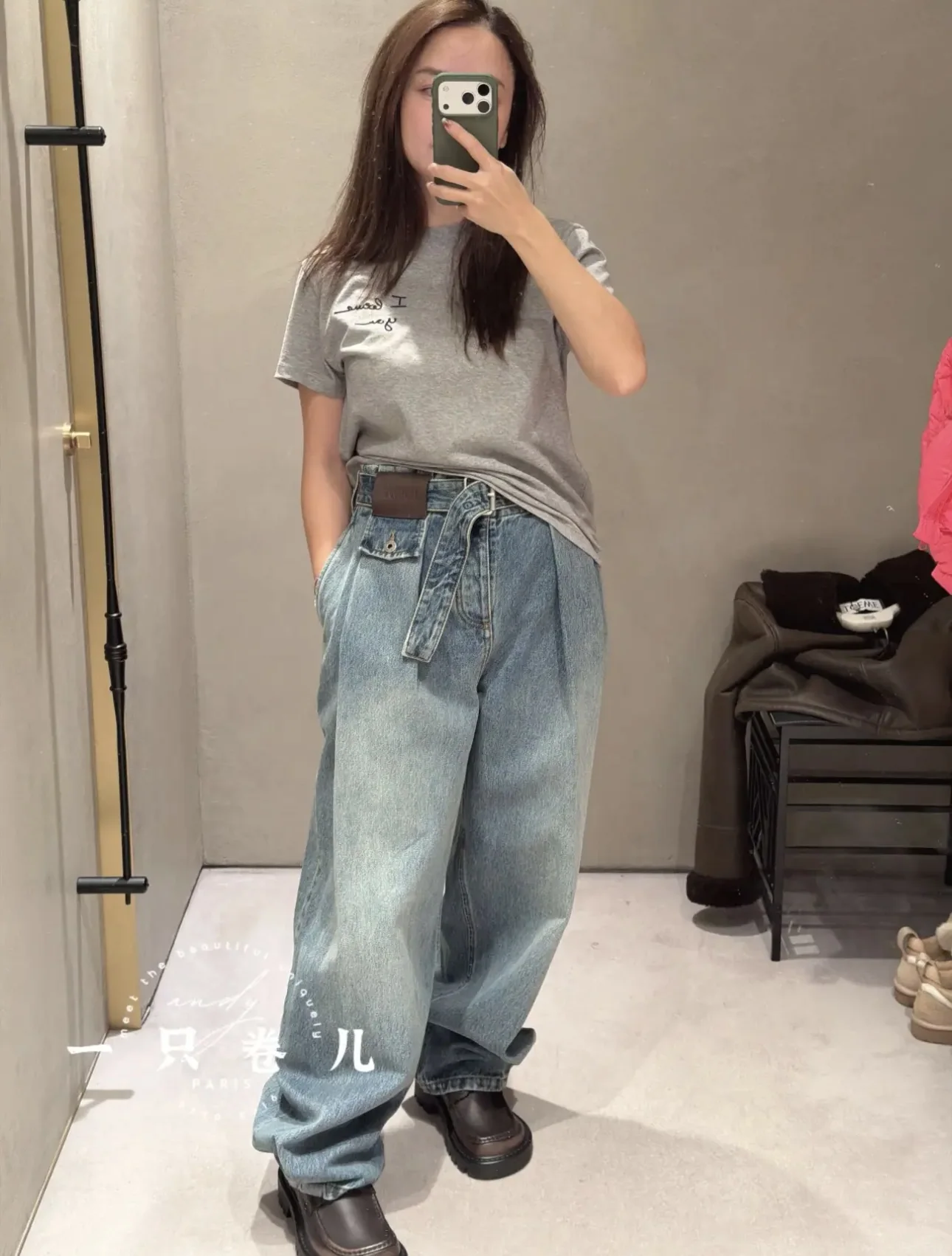 로에베 여성 자수 크루넥 반팔 티셔츠 2026 SS 상세 이미지 3