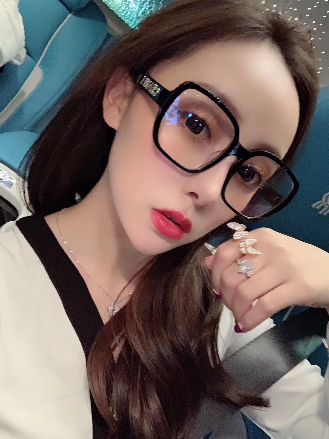 반클리프앤아펠 버터플라이 다이아몬드 마더오브펄 반지 상세 이미지 6