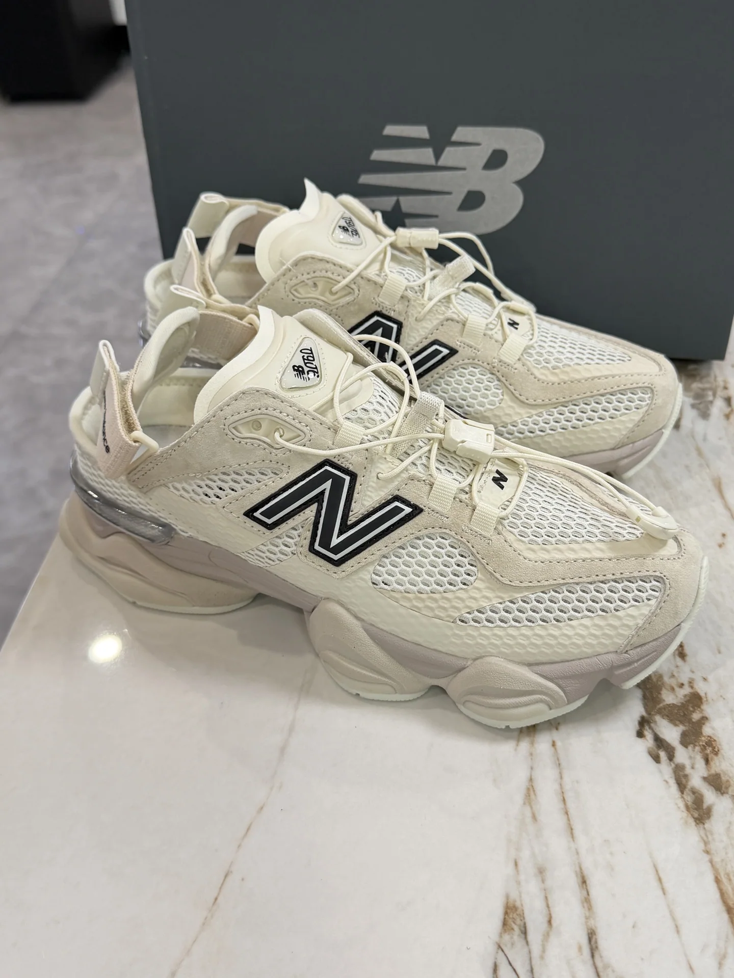 뉴발란스 NB9060 뮬 샌달 99617