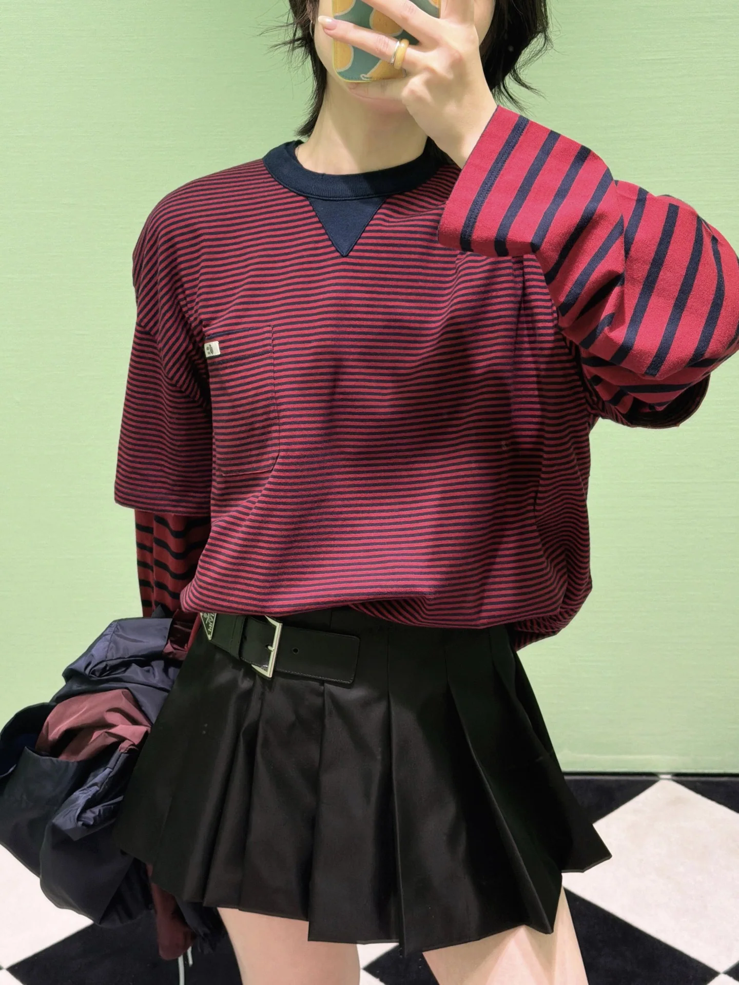 프라다 스트라이프 오버핏 반팔 티셔츠 2026 SS 상세 이미지 5