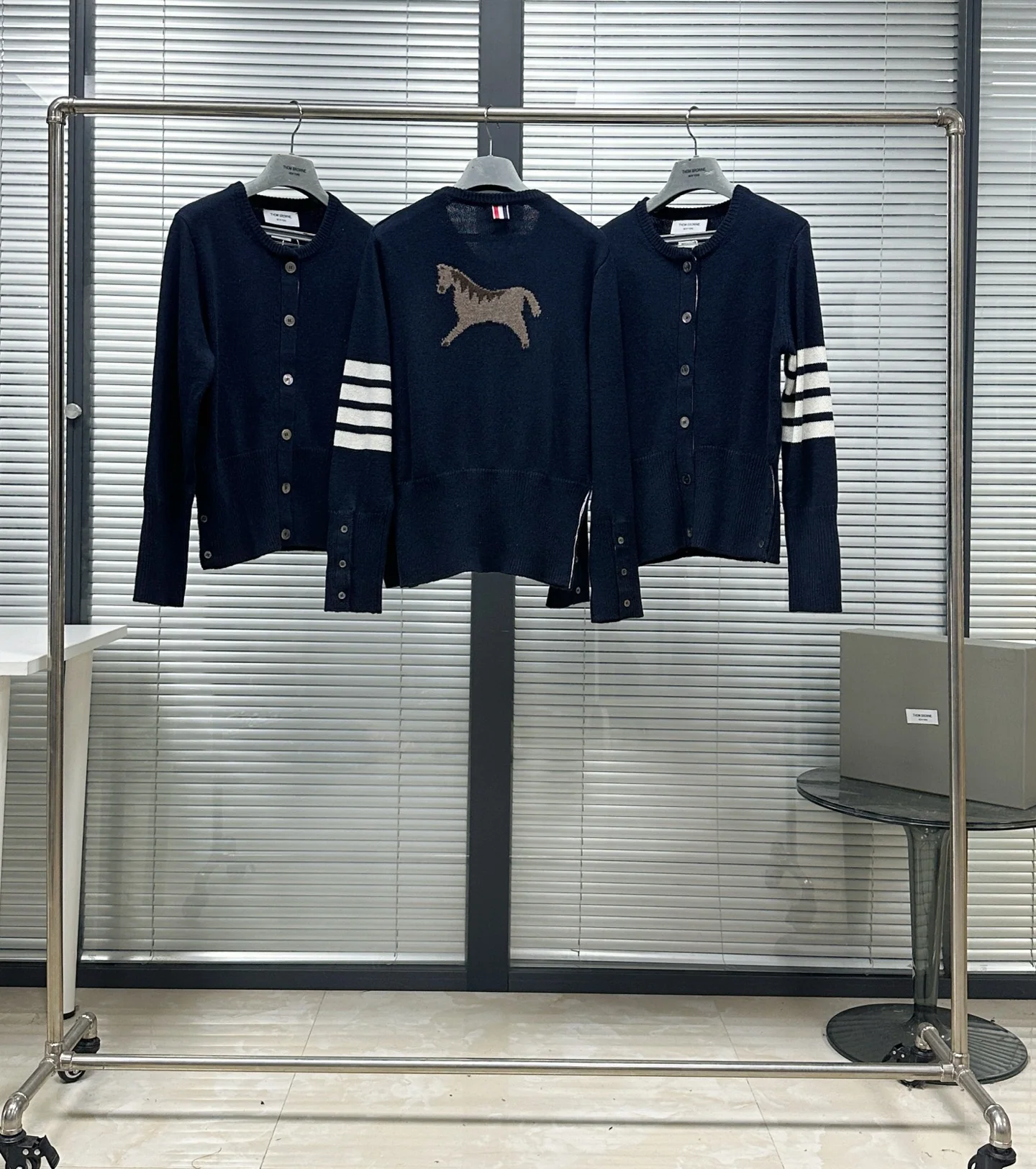 톰브라운 네이비 블루 남성 후드 레플리카 46568 Thom Browne 상세 이미지 1