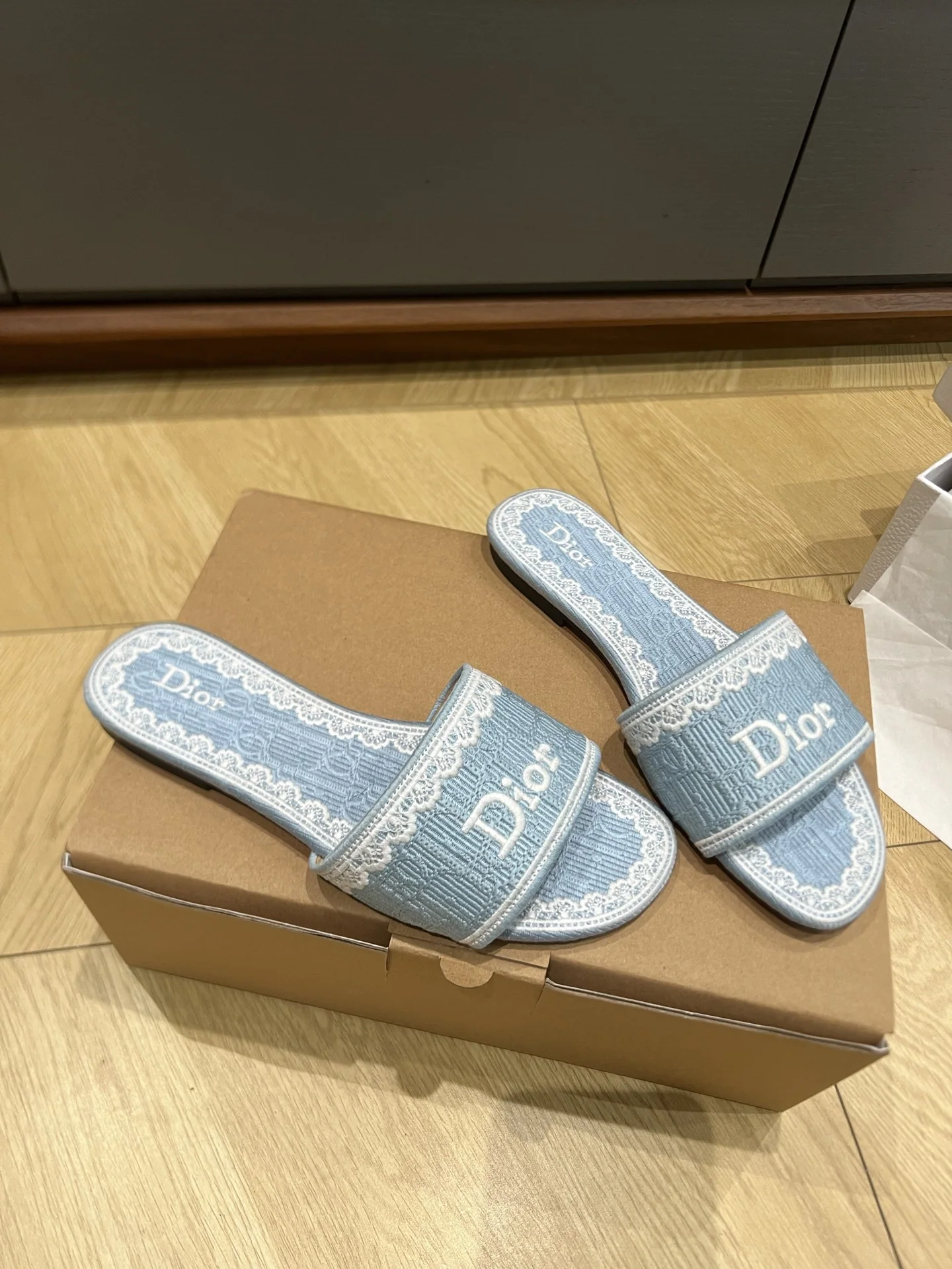 디올 자수 자카드 샌들 상세 이미지 3