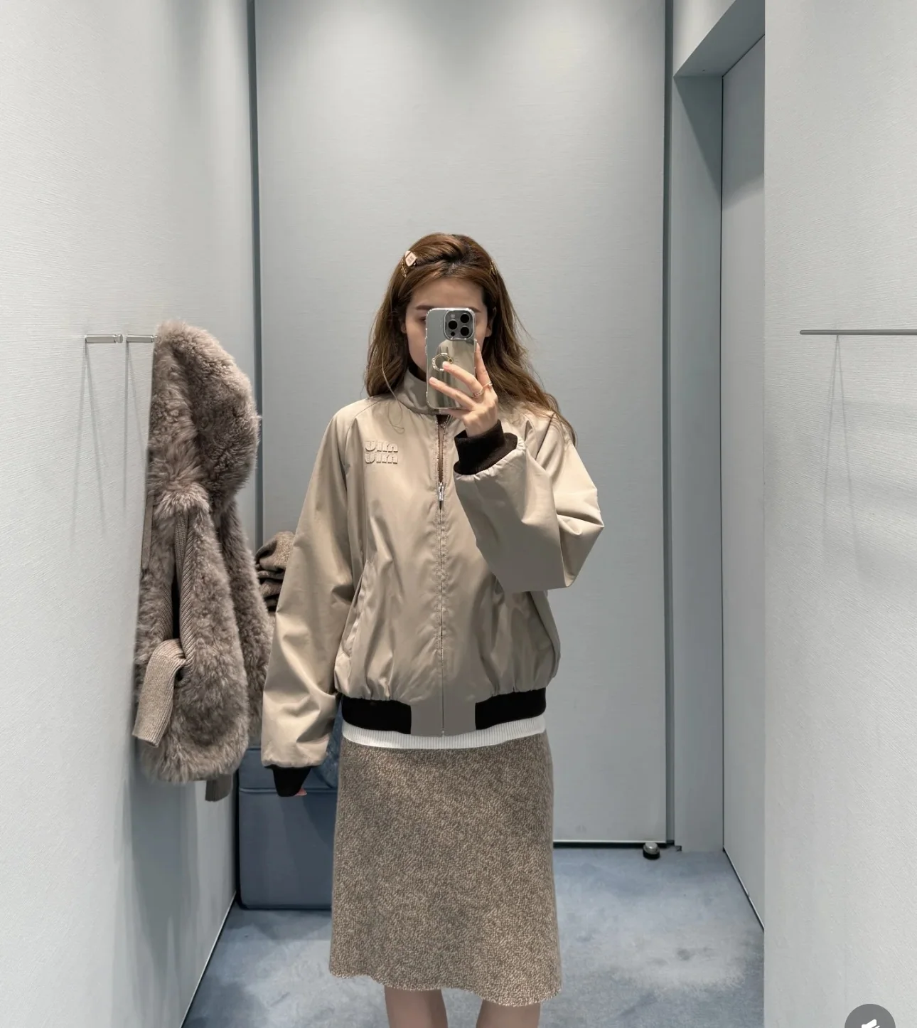 미우미우 드롭 숄더 체크 울 자켓 26 FW 상세 이미지 3