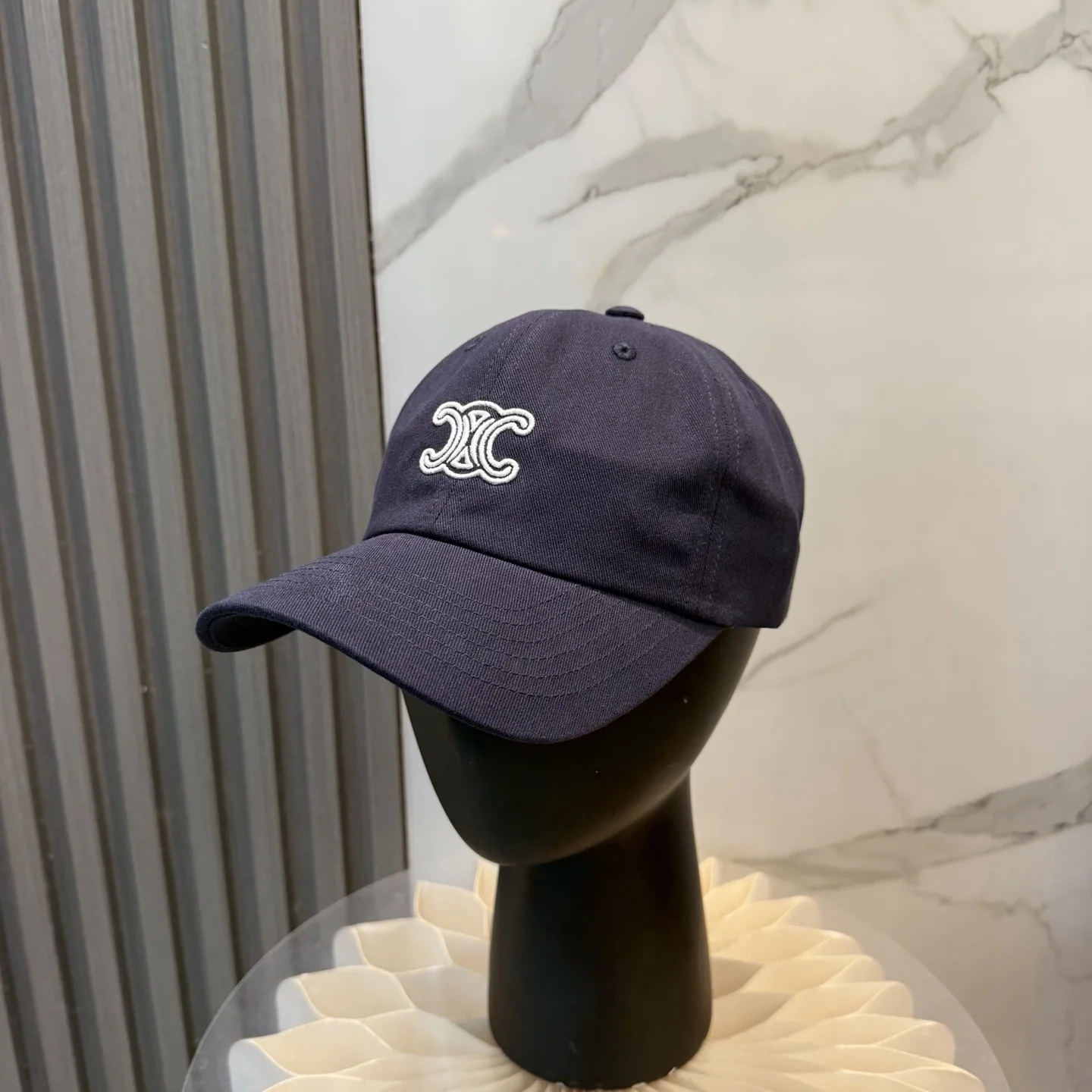 셀린느 C 로고 야구모자 84185