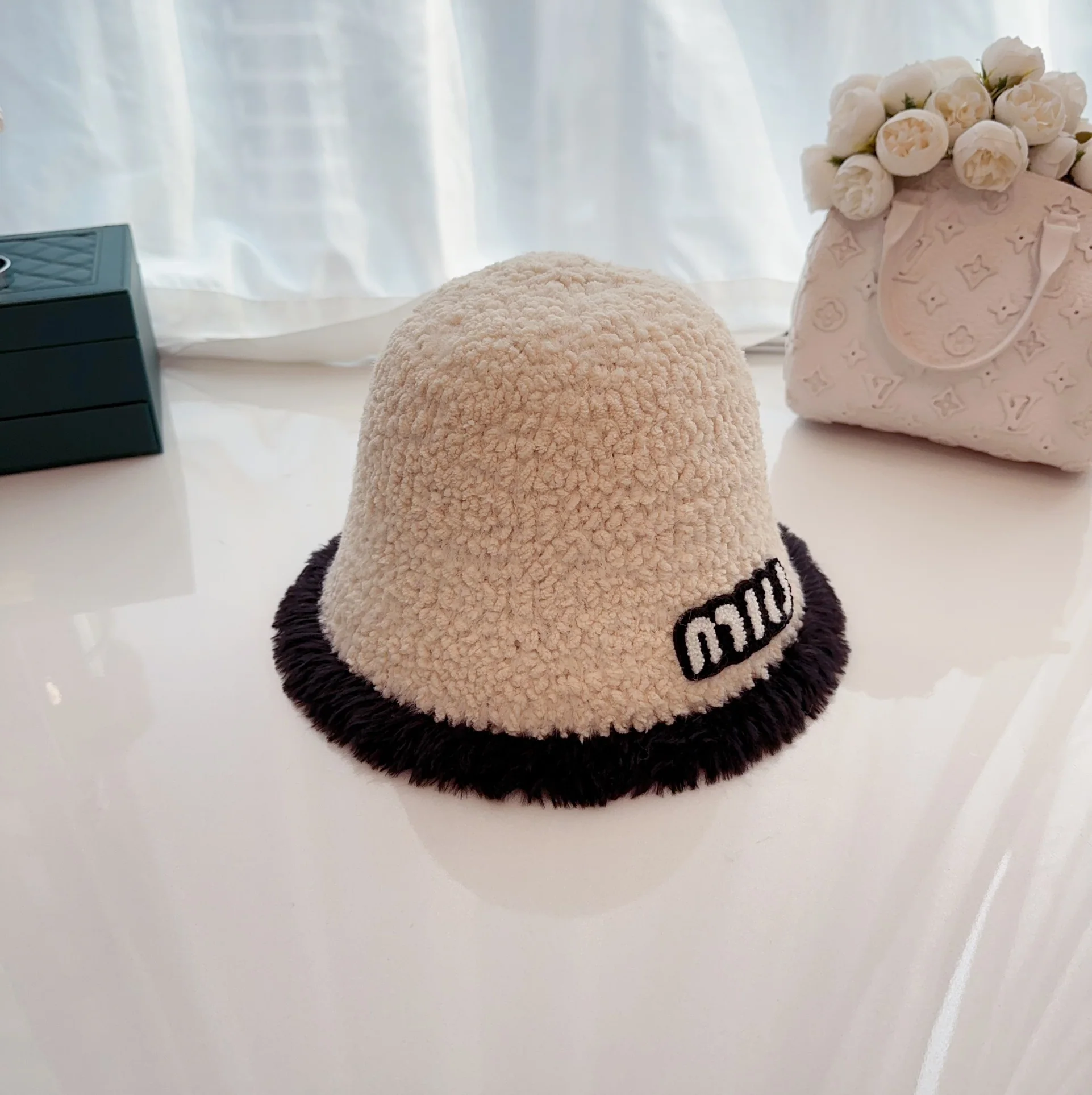 미우미우 모자 81139 Miu Miu Cap 상세 이미지 1