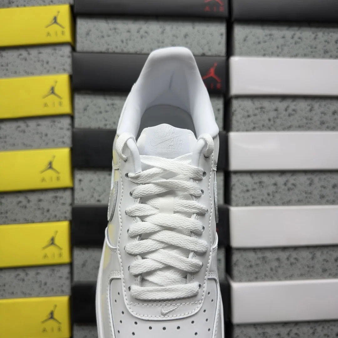 나이키 [MAX] 에어 포스 1 로우 IV2857-100 201752 Nike Air Force 1 Low '07 Premium White 상세 이미지 9
