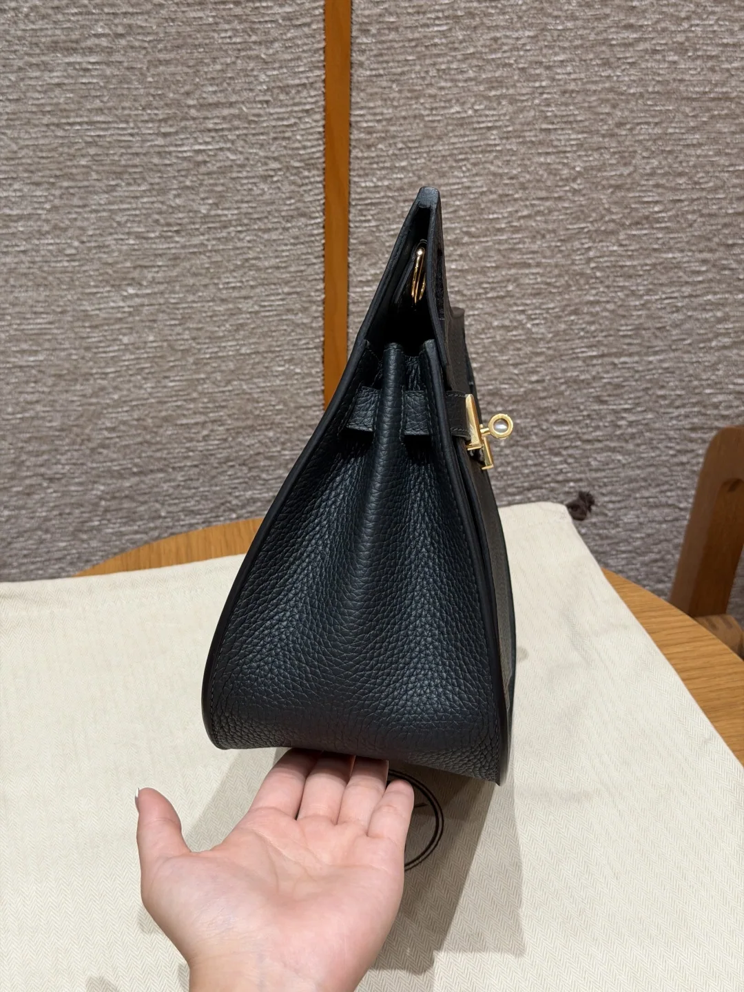에르메스 지프시에르 크레망스 가죽 핸드백 28 cm 상세 이미지 2