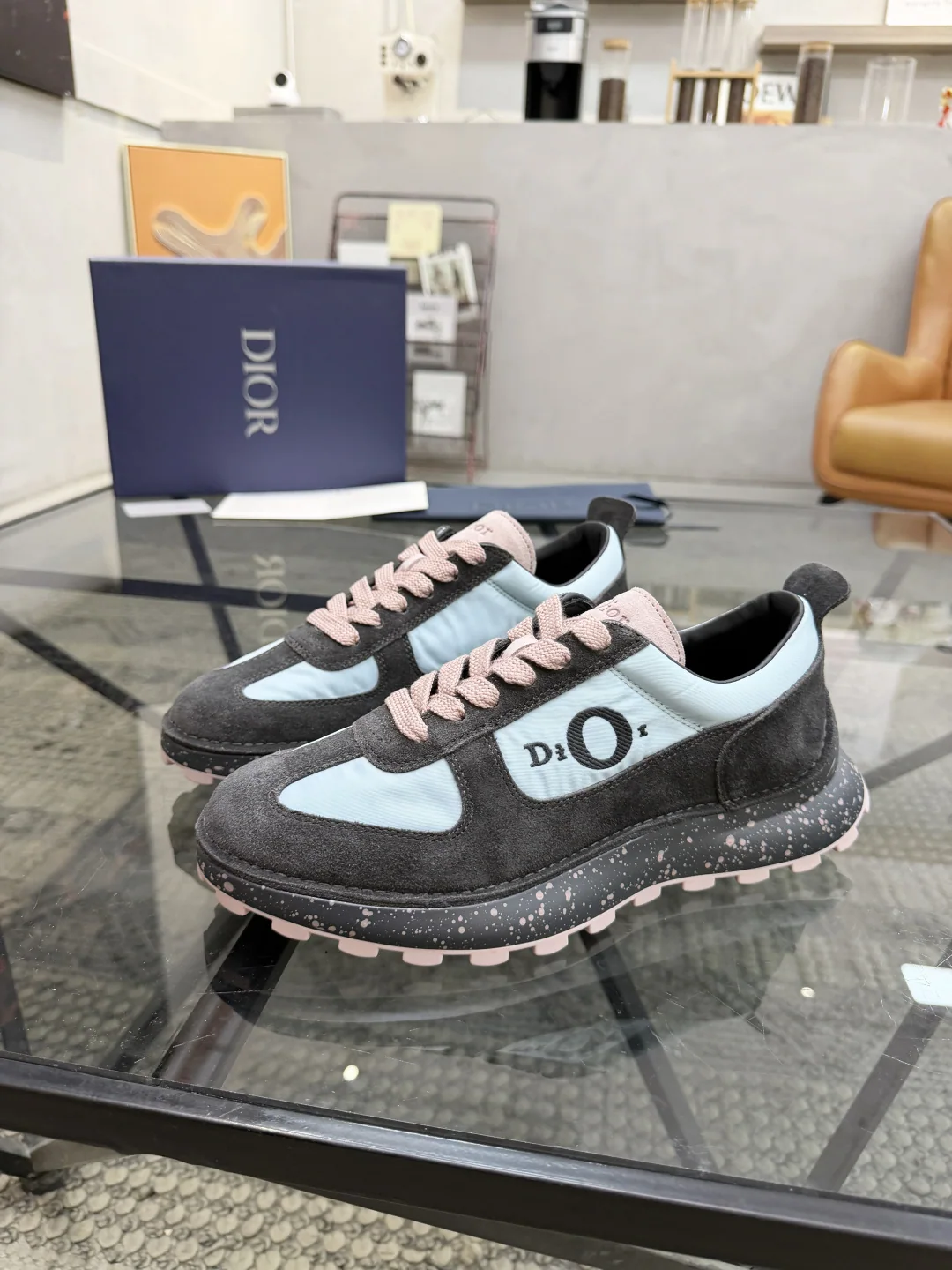 디올 스웨이드 스니커즈 149244