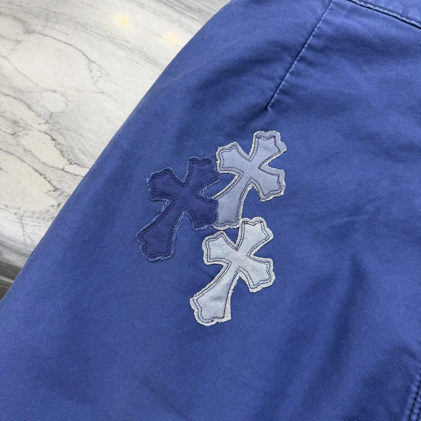 크롬하츠 크로스 무늬 남성 청바지 상세 이미지 8