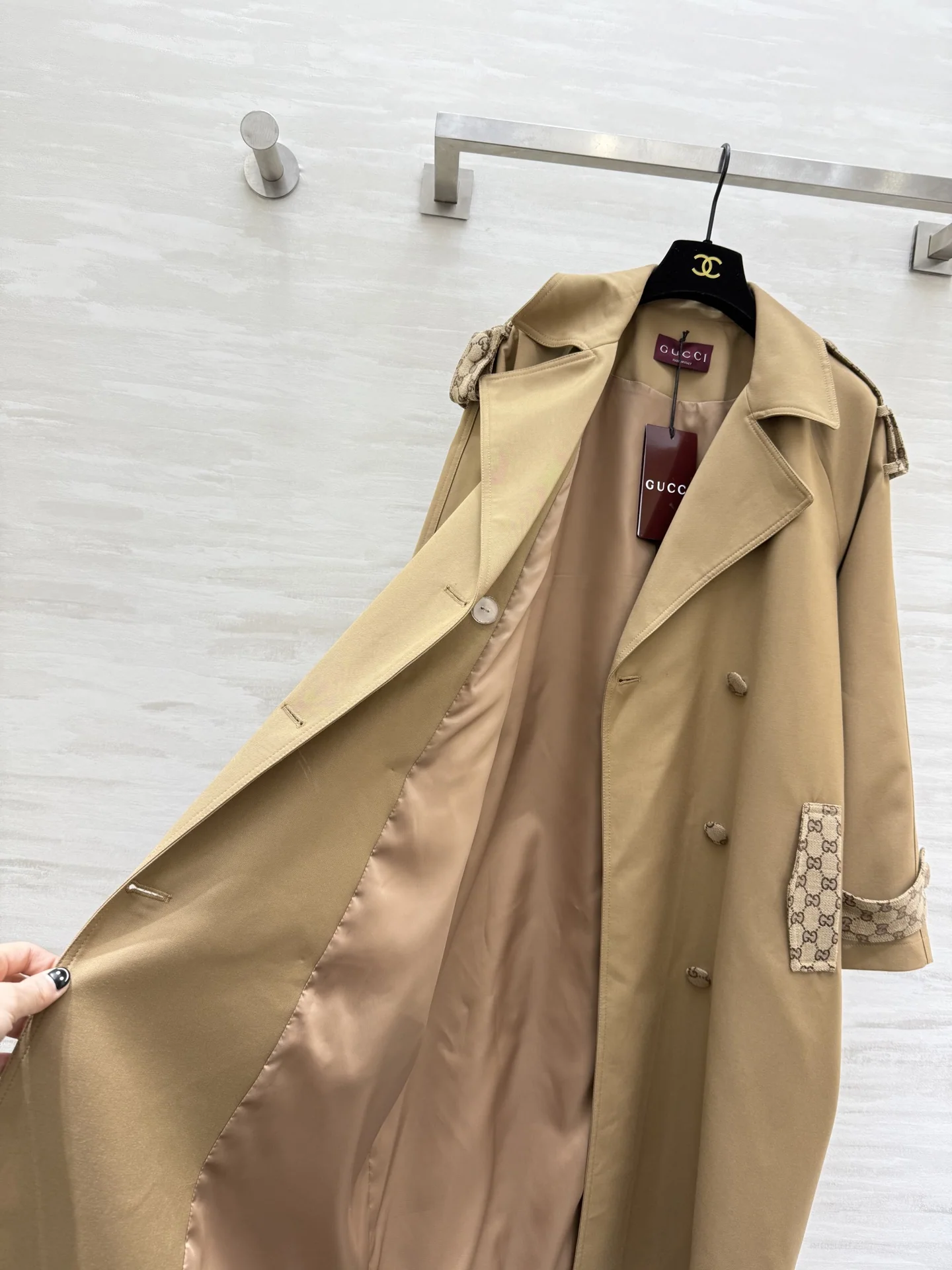 구찌 카키 더블 브레스티드 여성 트렌치코트 상세 이미지 8