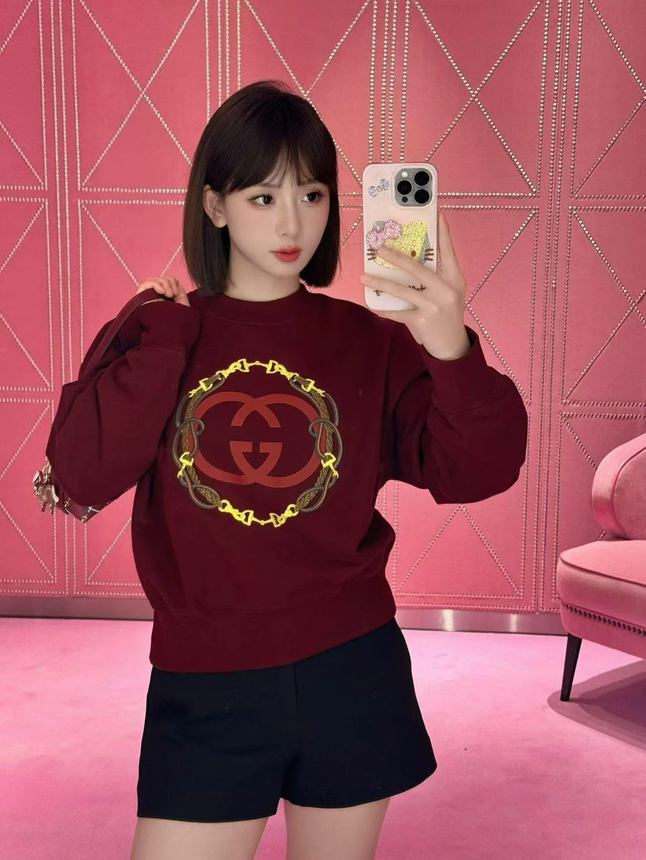 구찌 드롭 숄더 루즈핏 프린트 자수 크루넥 긴팔 스웨트셔츠 상세 이미지 1