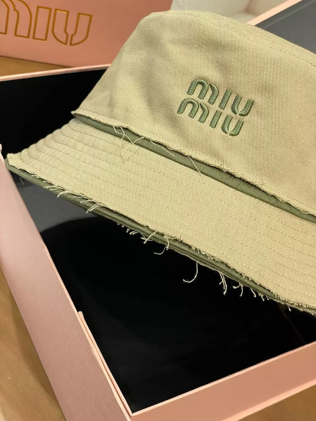 미우미우 모자 81309 Miu Miu Cap 상세 이미지 4