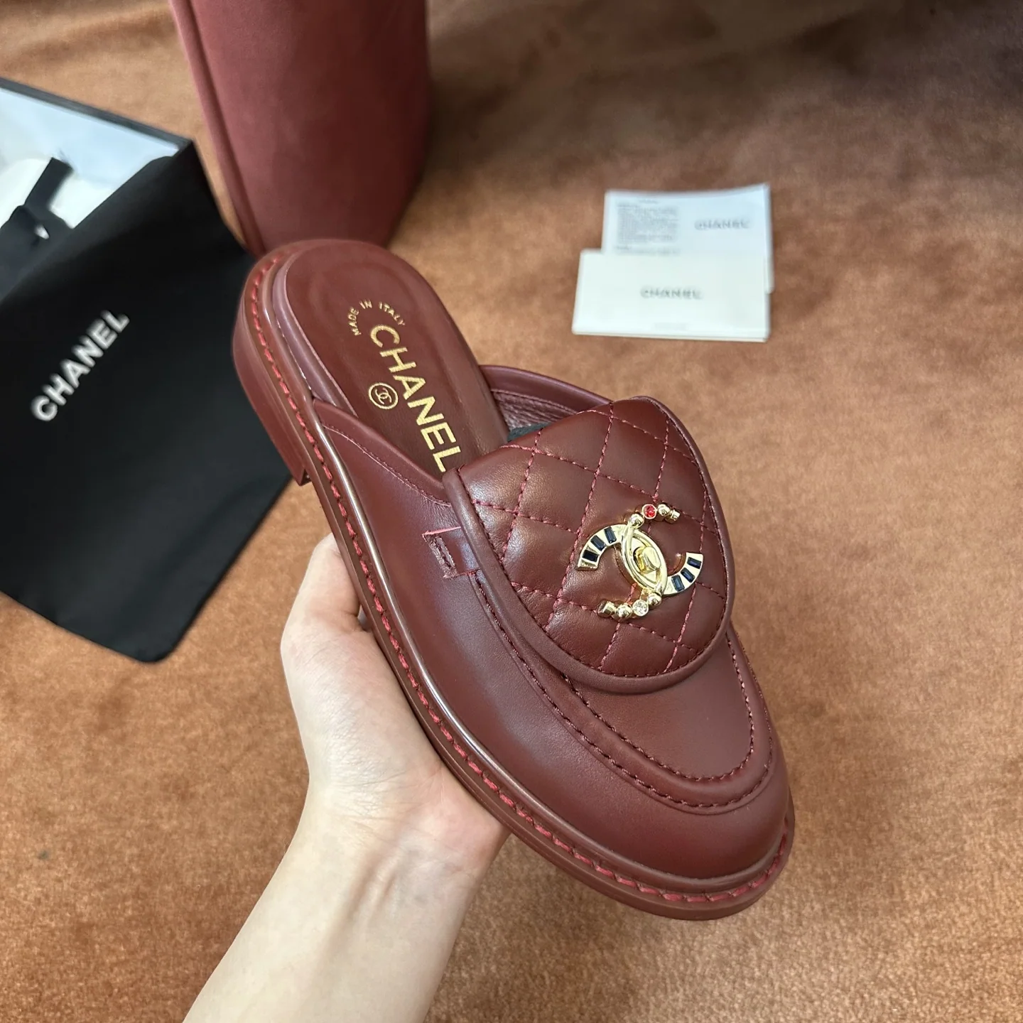 샤넬 CC 로고 퀼팅 버건디 뮬 로퍼 플랫 슈즈 상세 이미지 3