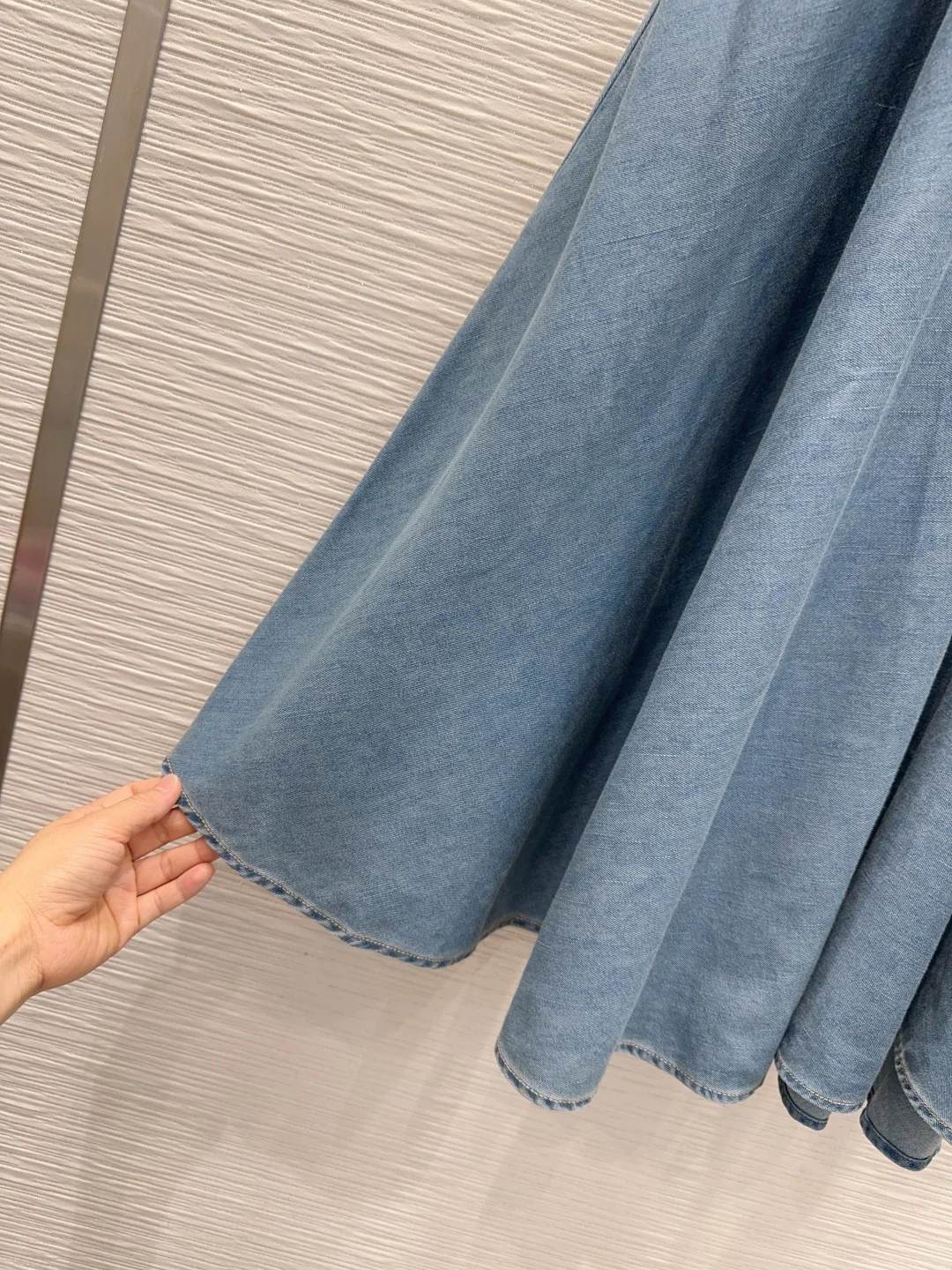 디올 데미지 워시드 데님 여성 바지 상세 이미지 6