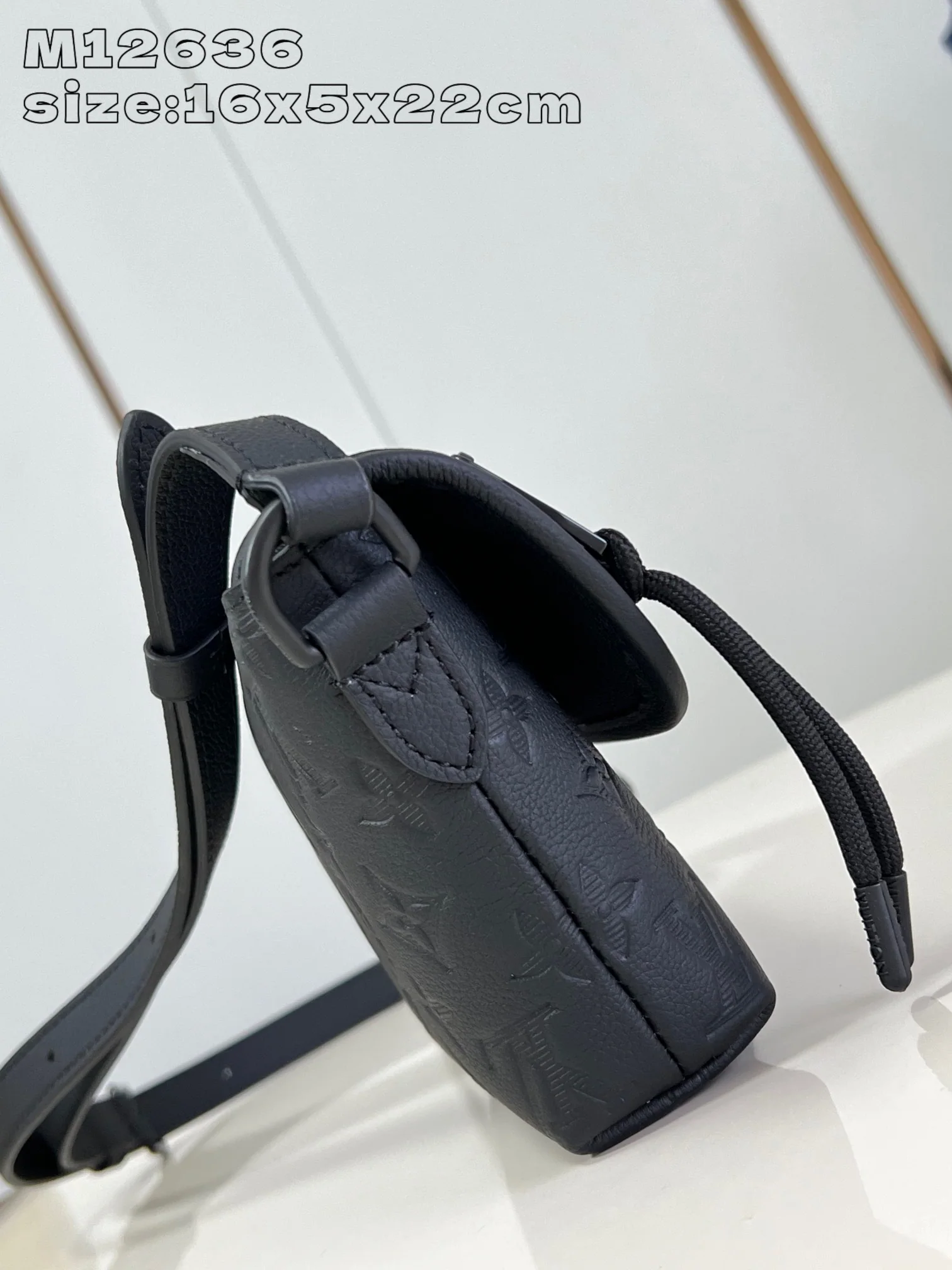 루이비통 펄스 미니 모노그램 핸드백 M12636 상세 이미지 4