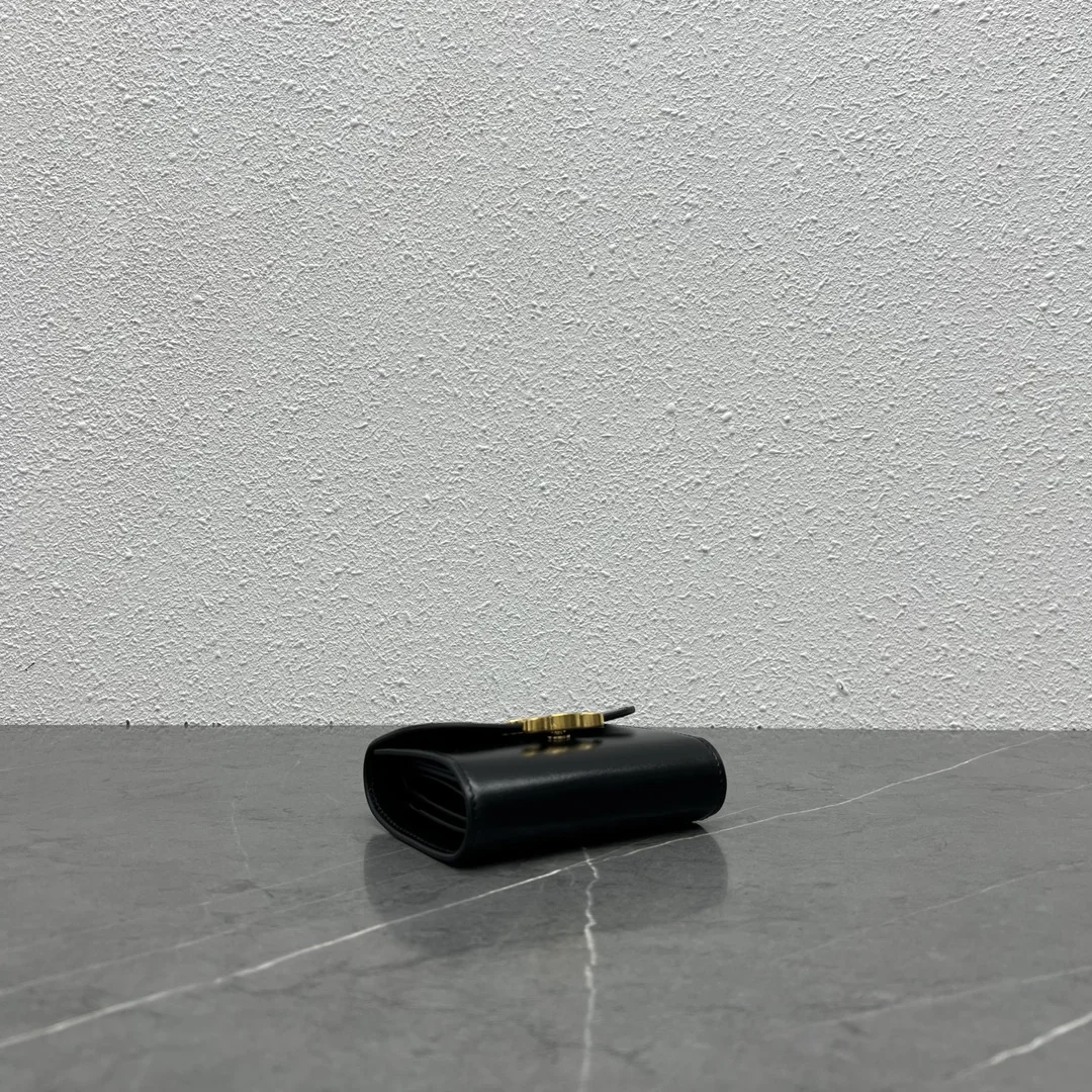 셀린느 특대 모노그램 지갑 상세 이미지 4