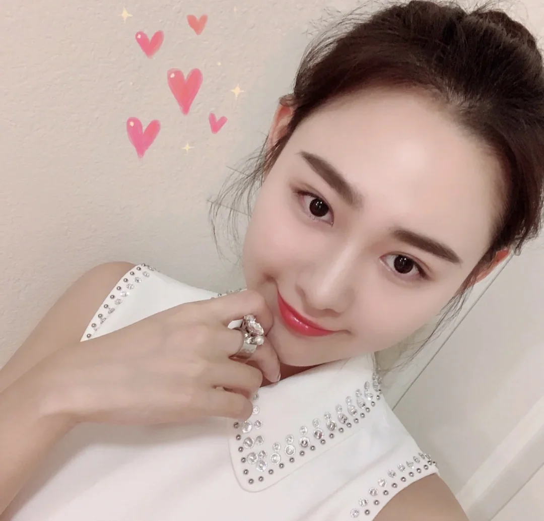 미우미우 크리스탈 장식 황동 반지 상세 이미지 2