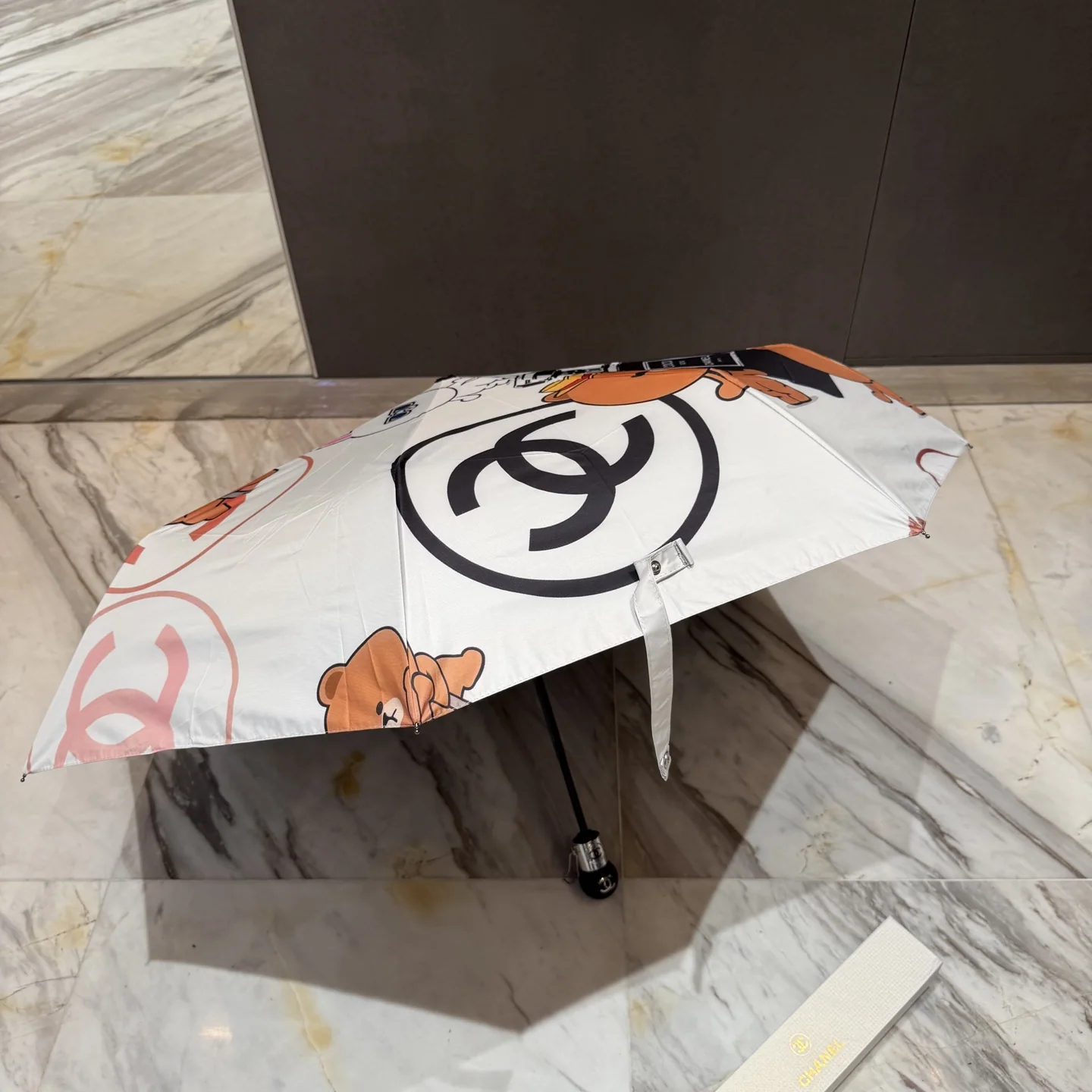 샤넬 삼단 자동 접이식 우산 상세 이미지 7