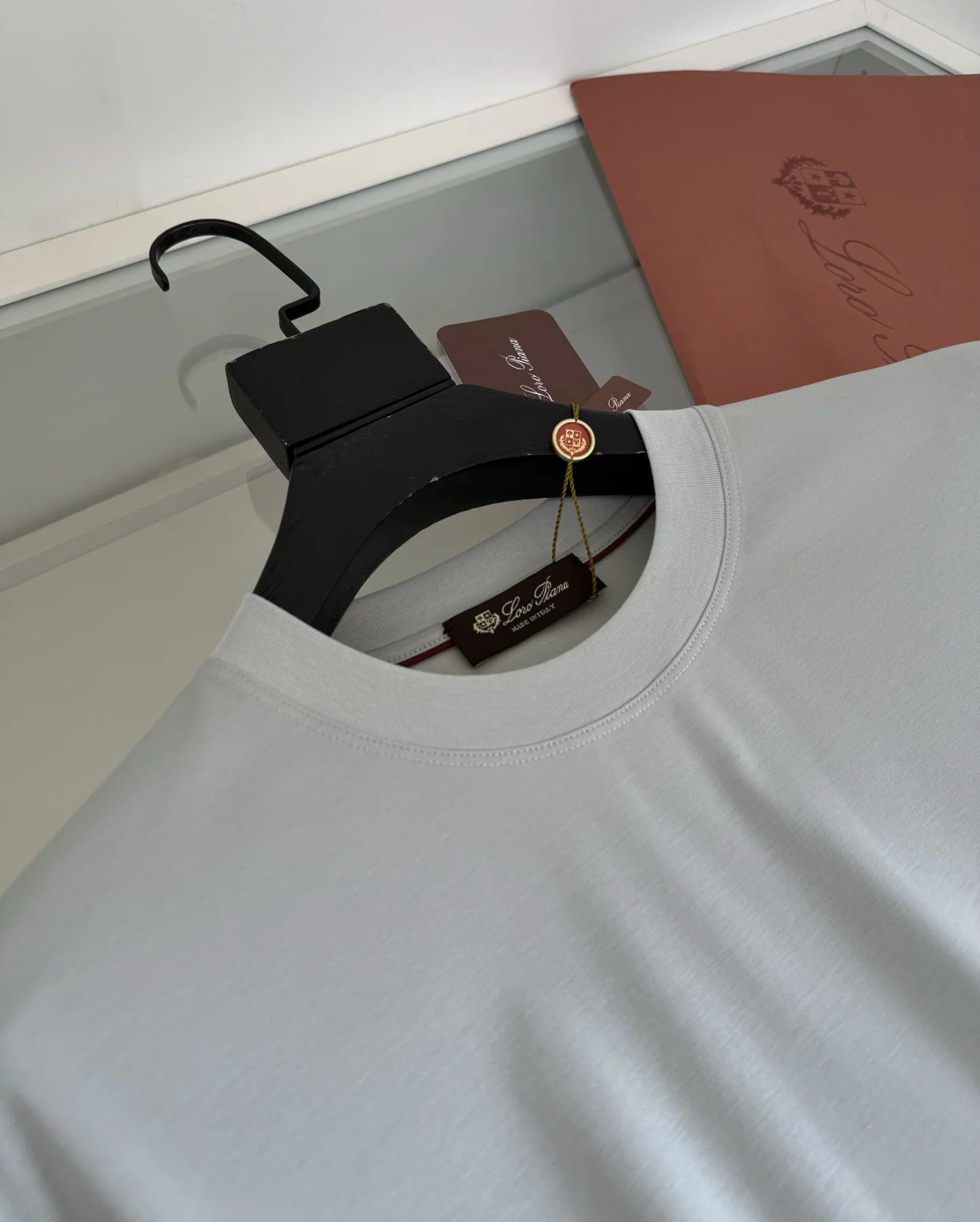 로로피아나 린넨 실크 혼방 남성 반팔 티셔츠 상세 이미지 4