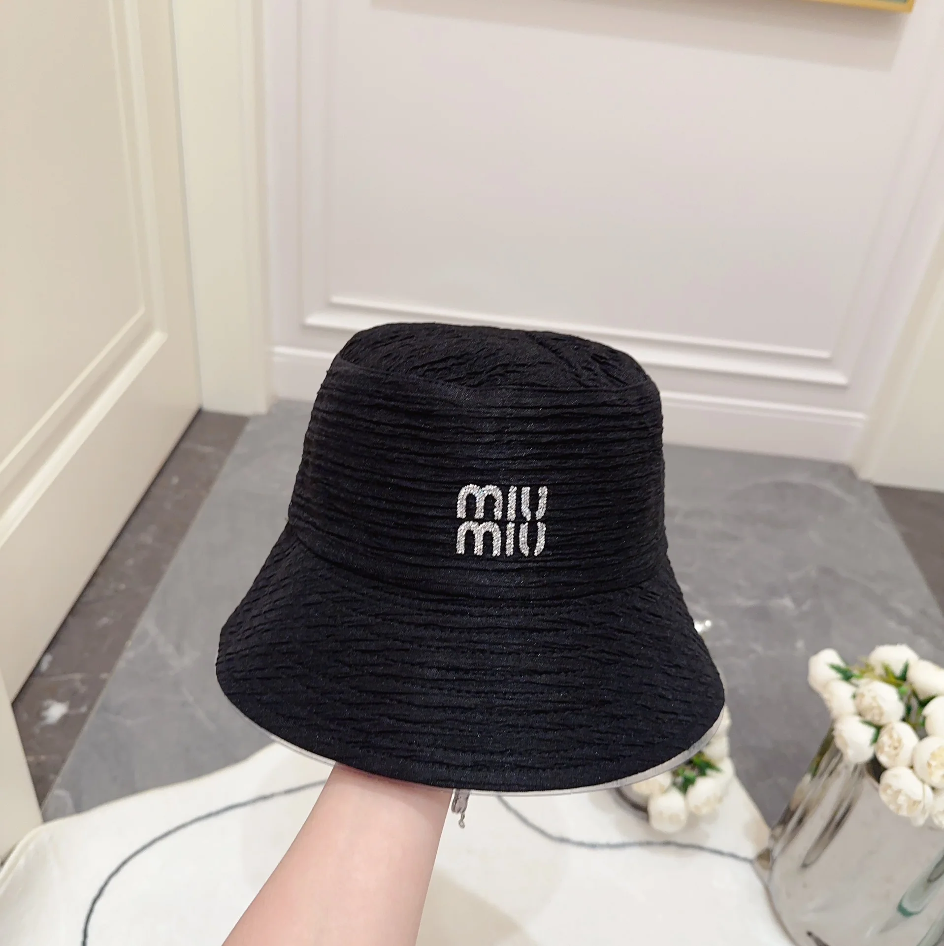미우미우 모자 81093 Miu Miu Cap 상세 이미지 4