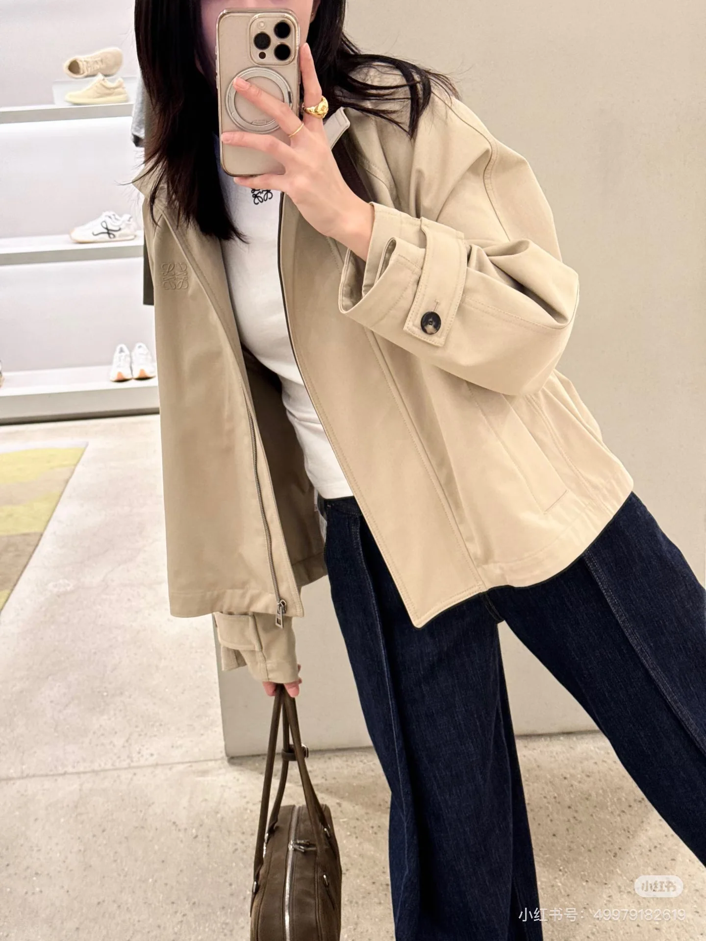 로에베 카키 블록 가죽 벨트 여성 자켓 상세 이미지 9
