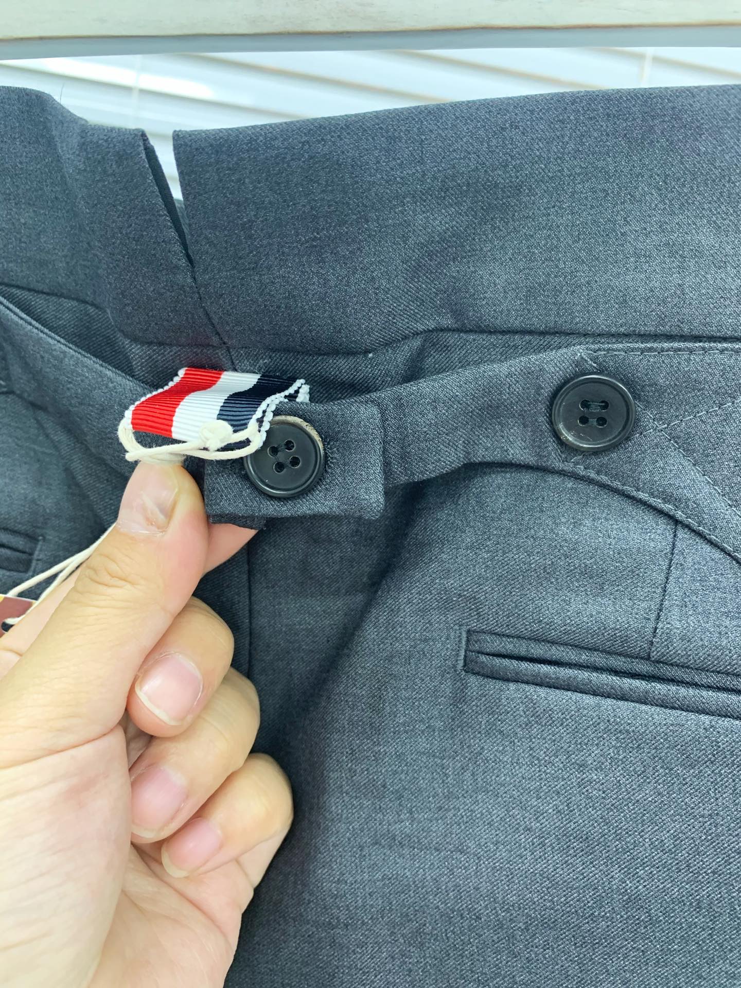 톰브라운 클래식 남성 반바지 상세 이미지 5