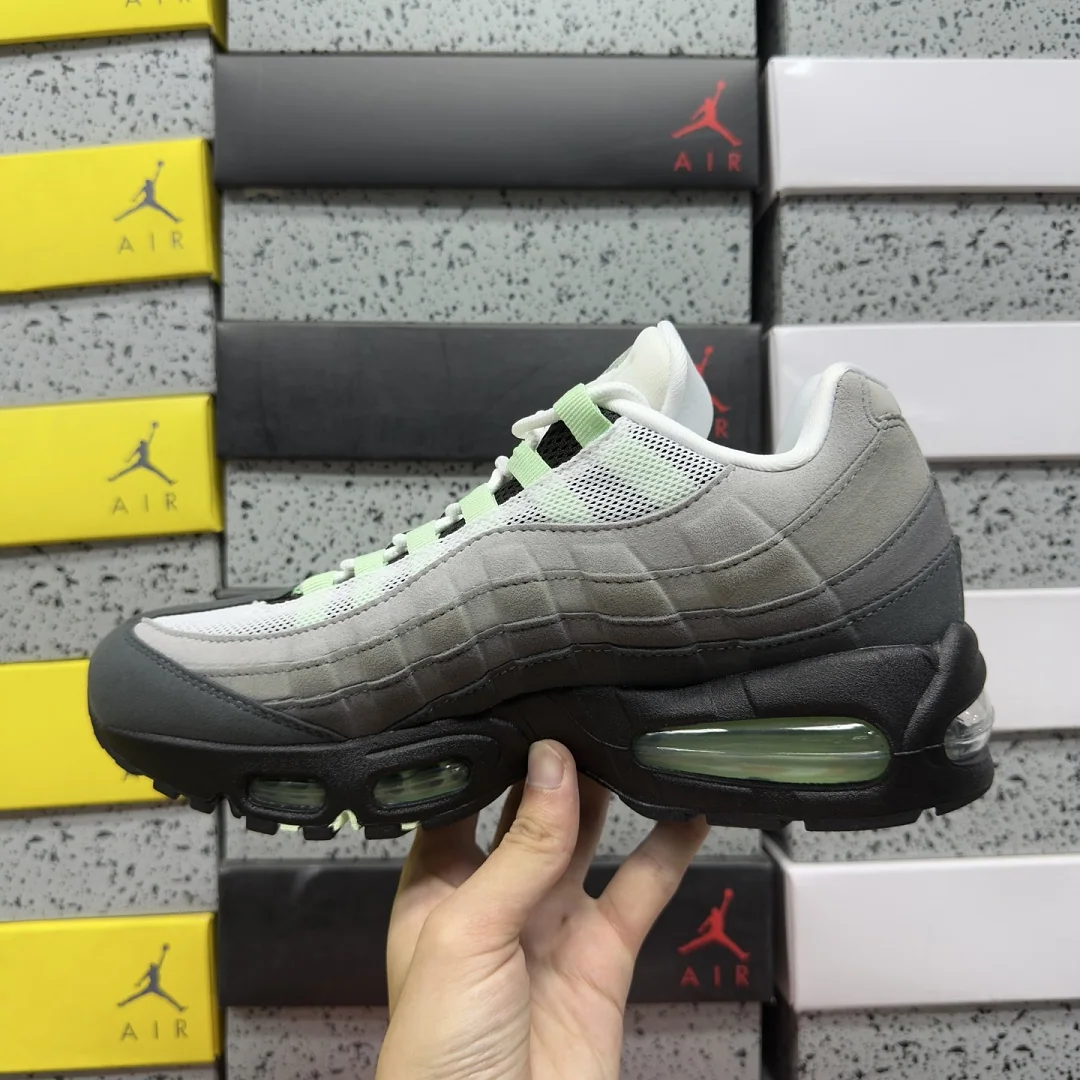 나이키 [KZ2.0] 에어 맥스 95 OG HJ5996-005 201781 Nike Air Max 95 OG Big Bubble Fresh 상세 이미지 7