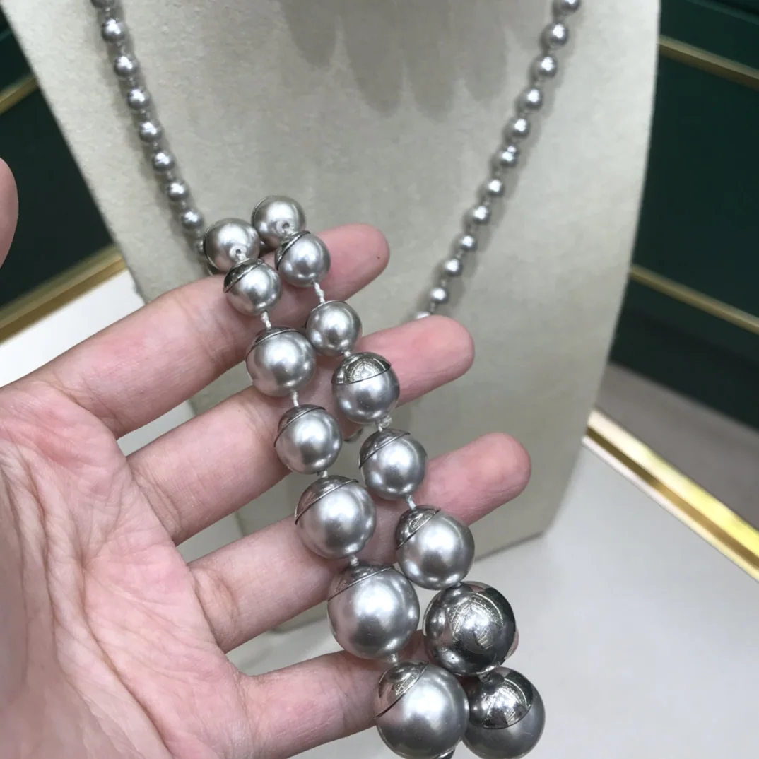 디올 그레이 진주 롱 목걸이 상세 이미지 2