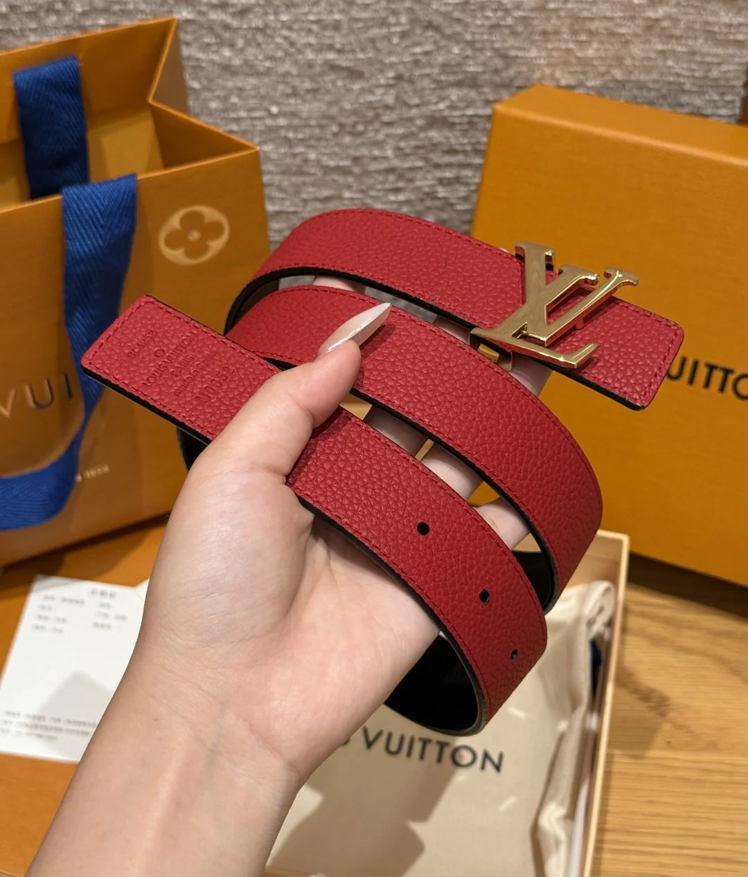 루이비통 JD350 이니셜 가죽 리버시블 벨트 상세 이미지 4