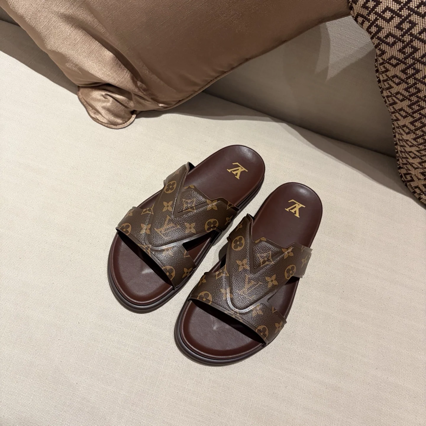 루이비통 카프스킨 슬리퍼 상세 이미지 4