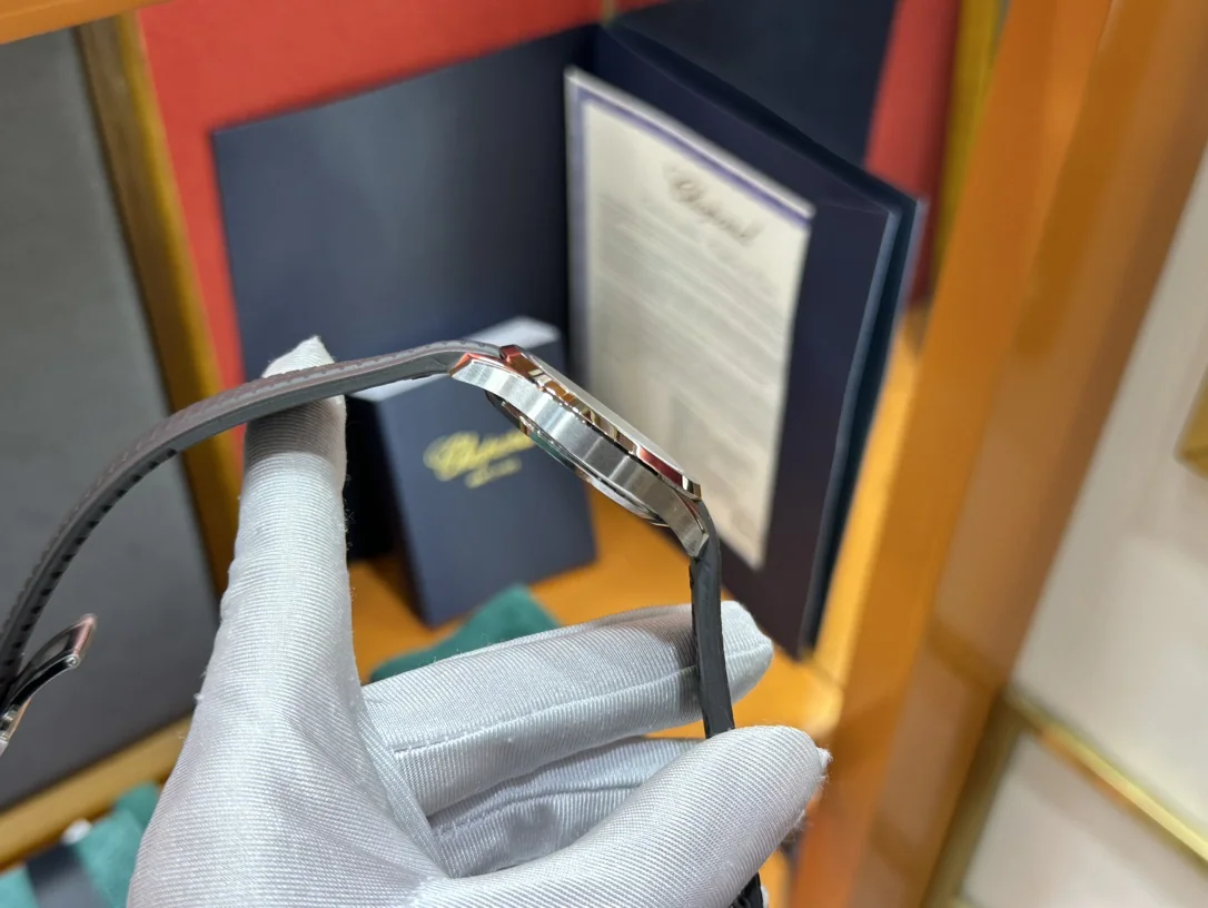 파텍필립 아쿠아넛 5168 G 자동 시계 그레이 다이얼 5168 G 상세 이미지 4