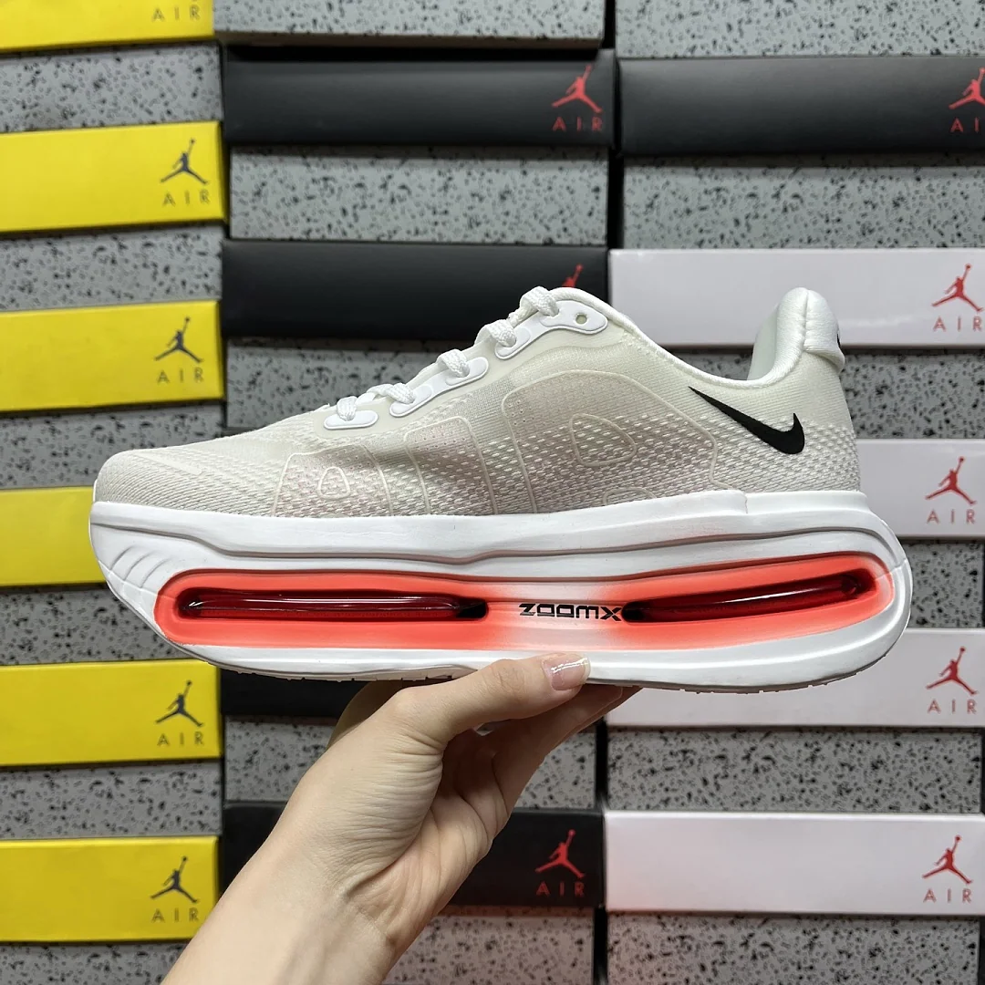 나이키 [CG] 보메로 프리미엄 HQ2050-103 201983 Nike Vomero Premium White Bright Crimson 상세 이미지 5