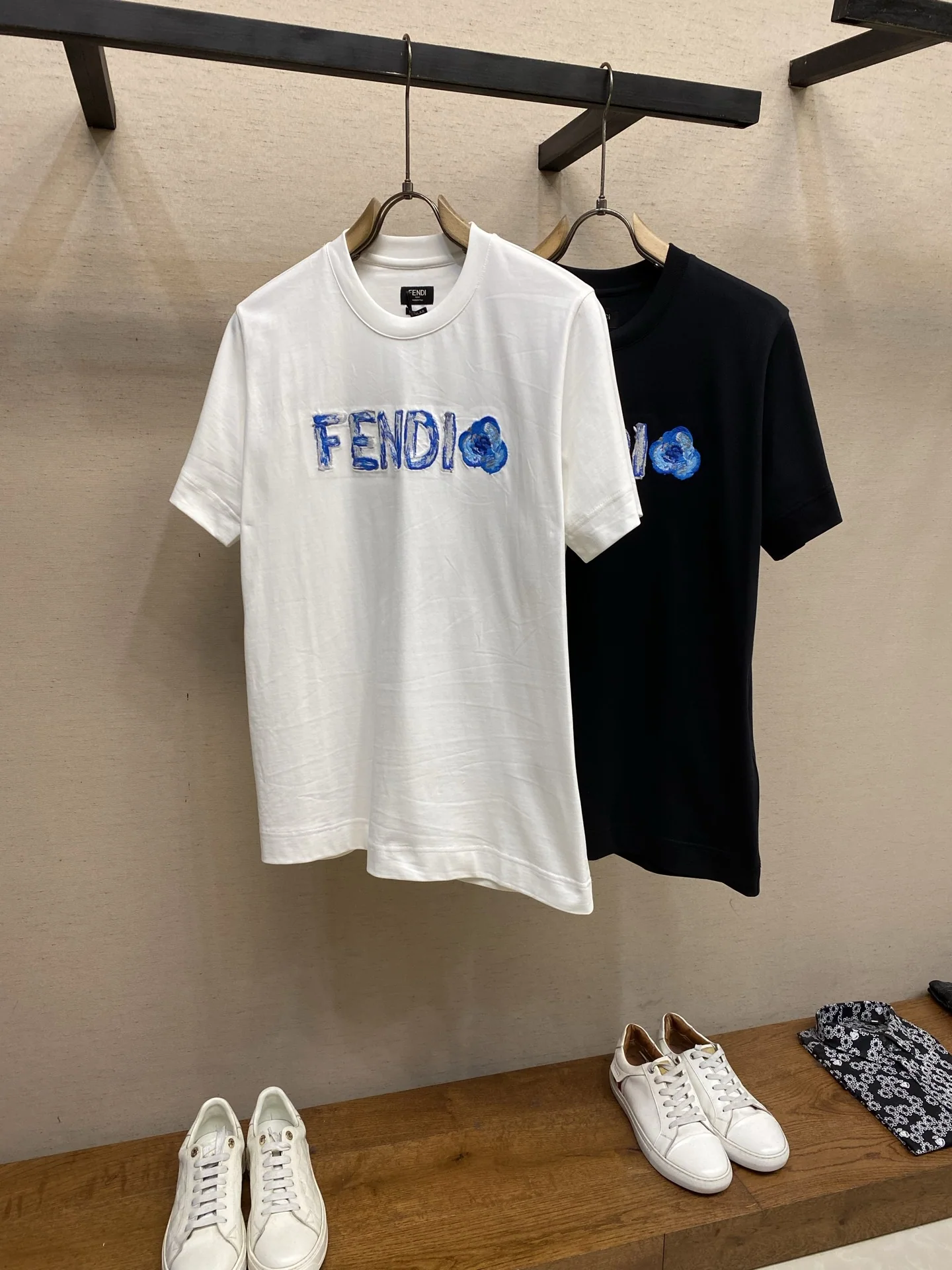 펜디 플라워 자수 코튼 남성 반팔 티셔츠 2026 FW 상세 이미지 3
