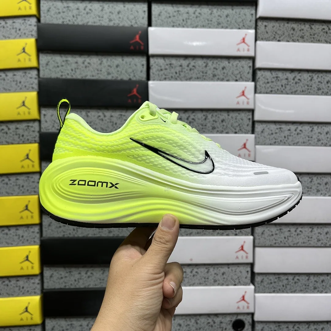 나이키 [XY] 보메로 플러스 IM2038-038 201681 Nike Vomero Plus 상세 이미지 2