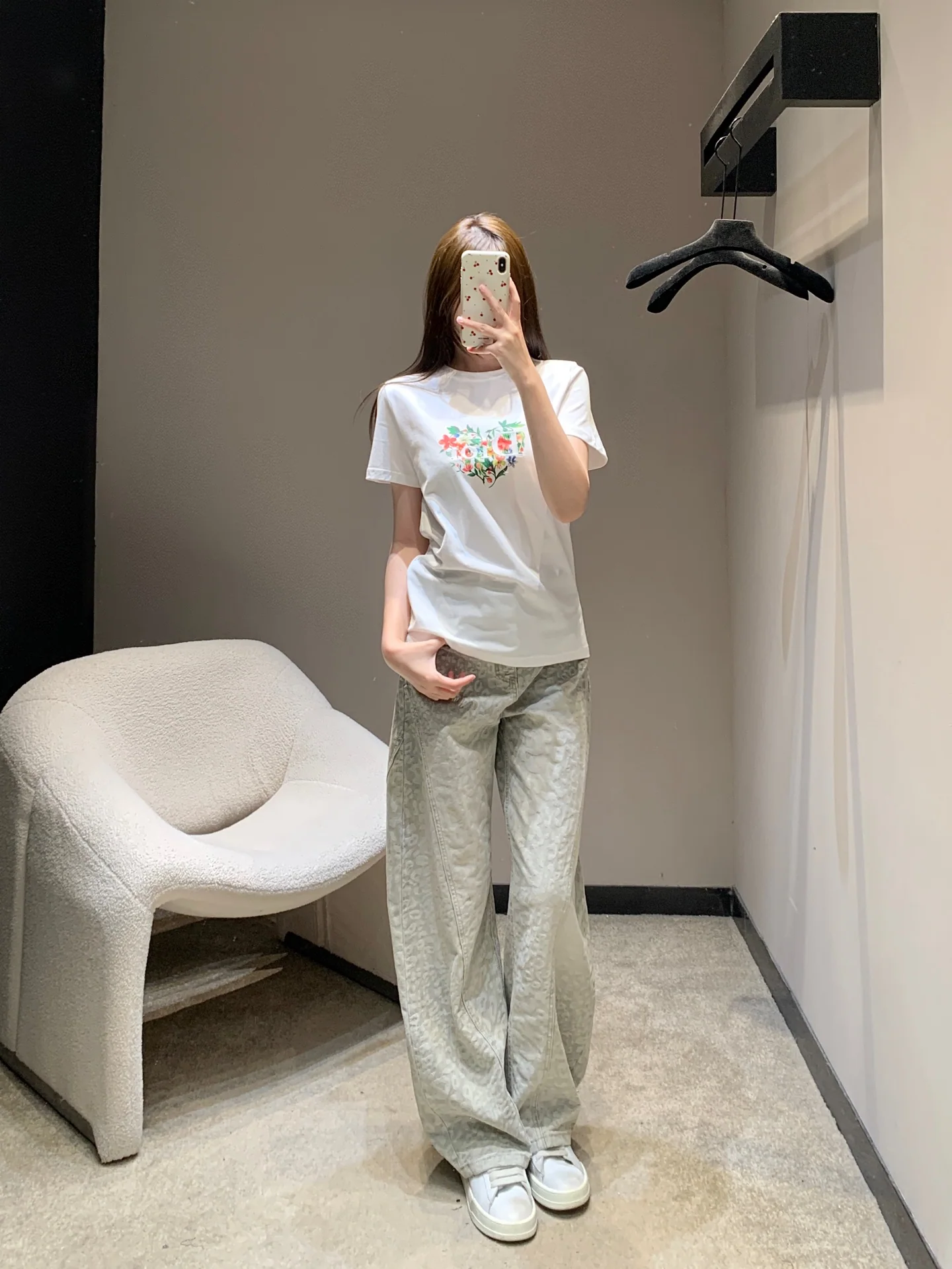 디올 레터 자수 하트 플로럴 반팔 티셔츠 26 SS 상세 이미지 4