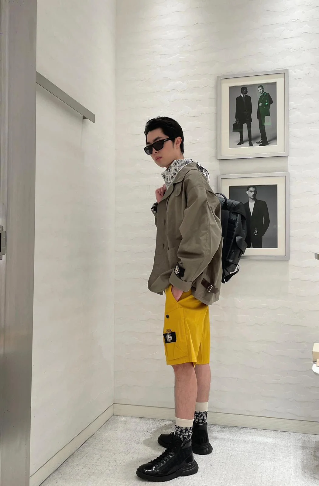 스톤아일랜드 코튼 혼방 자수 로고 반바지 상세 이미지 4