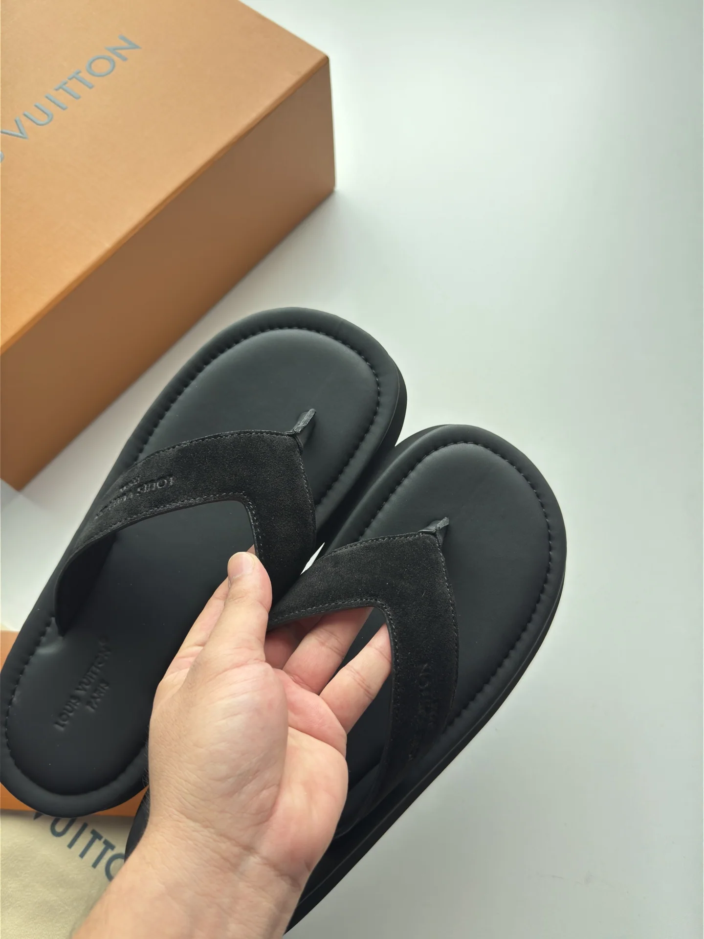 루이비통 L 패밀리 비치 샌들 상세 이미지 5