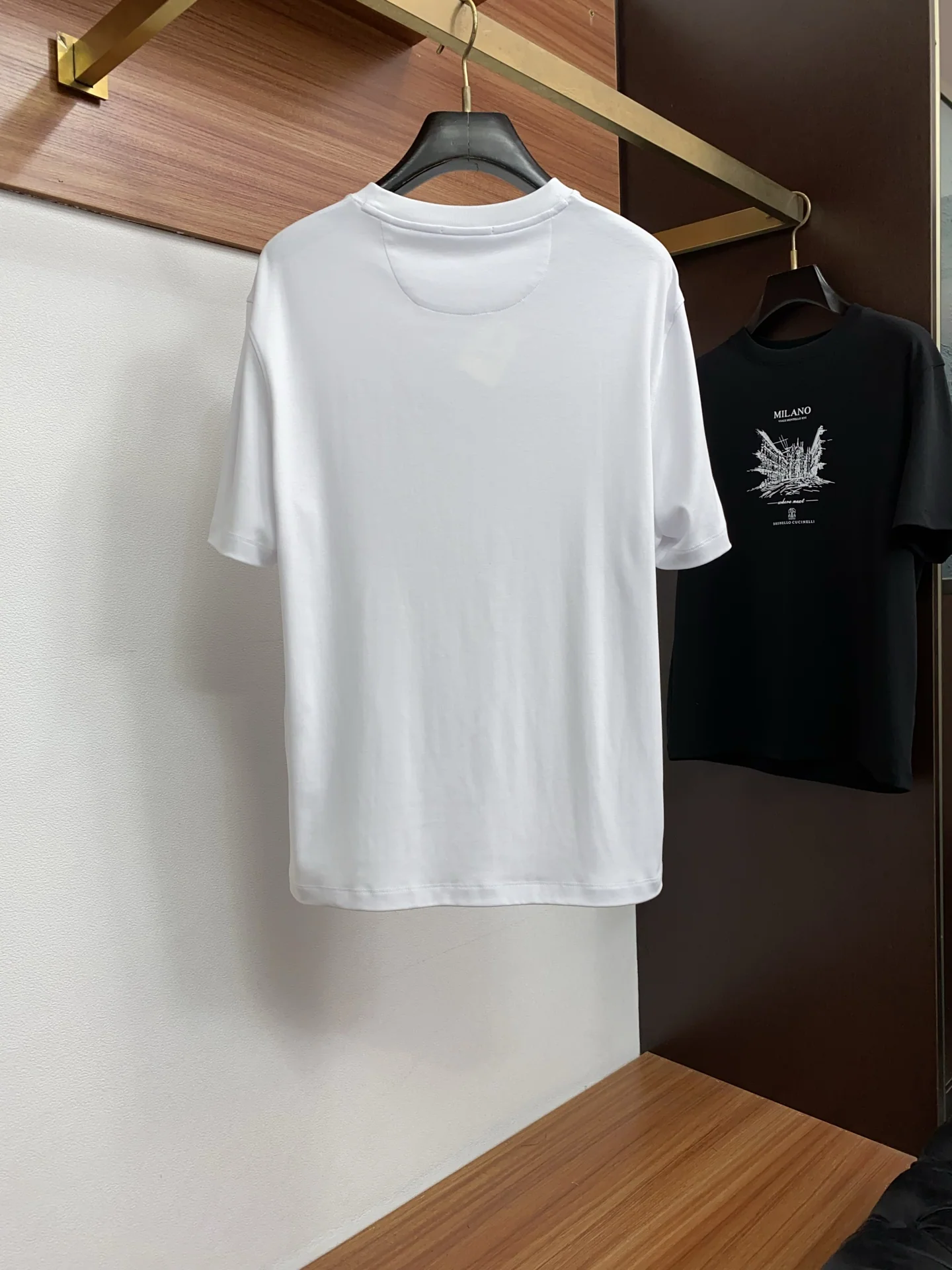 브루넬로쿠치넬리 린넨 코튼 라운드넥 남성 반팔 티셔츠 상세 이미지 9