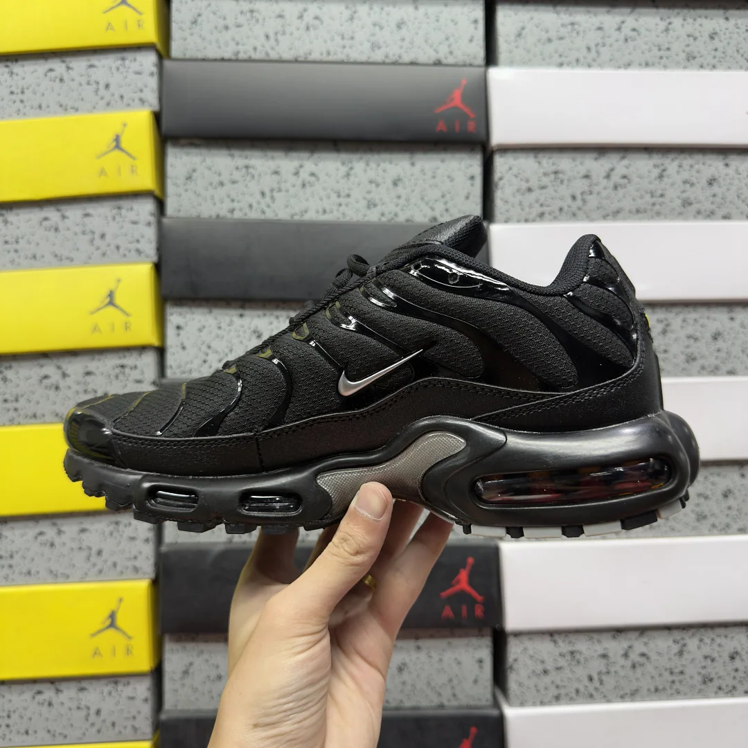 나이키 [BD] 에어 맥스 플러스 DX8971-001 201857 Nike Air Max Plus Mini Swoosh Black Silver 상세 이미지 9