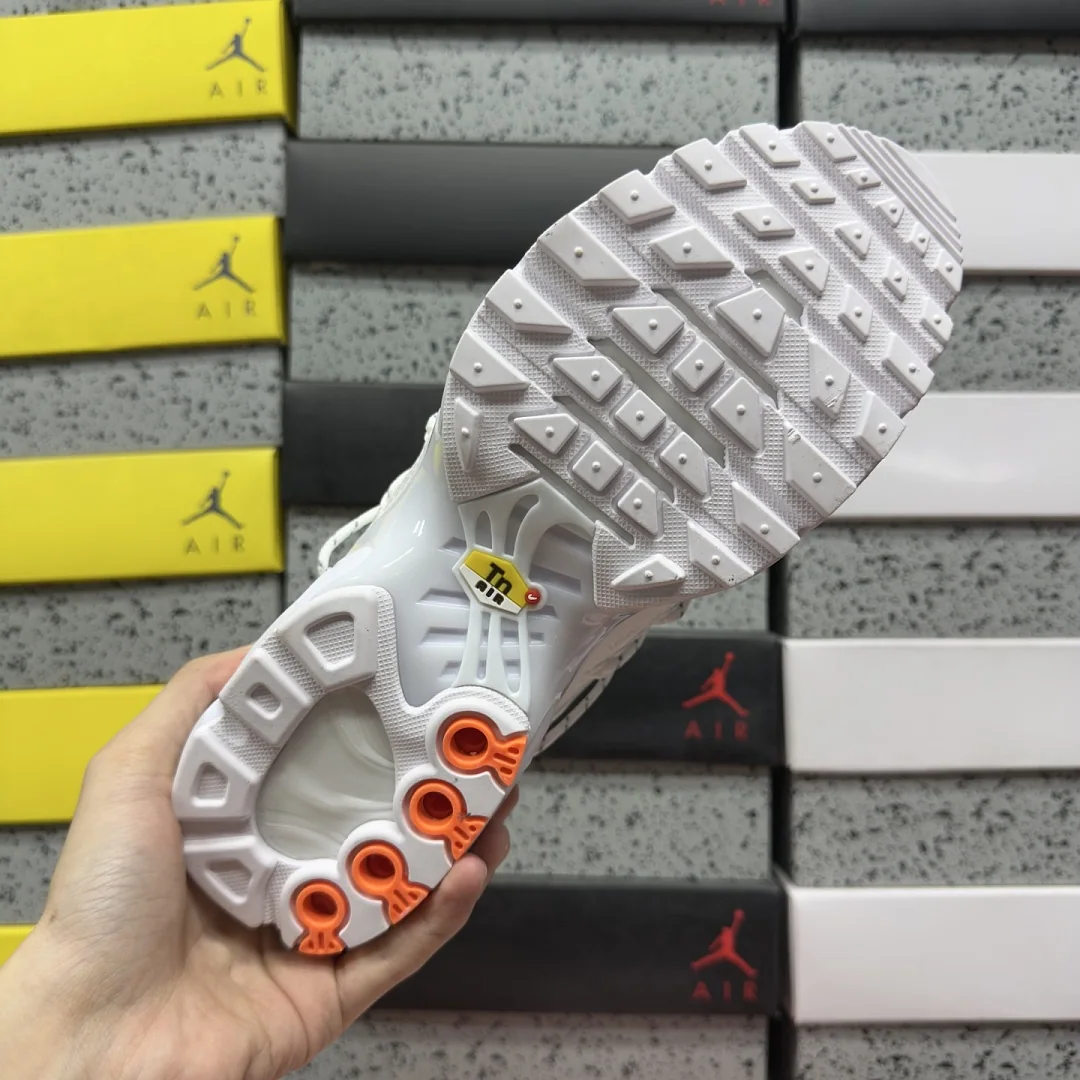 나이키 [BD] 에어 맥스 플러스 유틸리티 FJ4232-100 201900 Nike Air Max Plus Utility Safety 상세 이미지 7