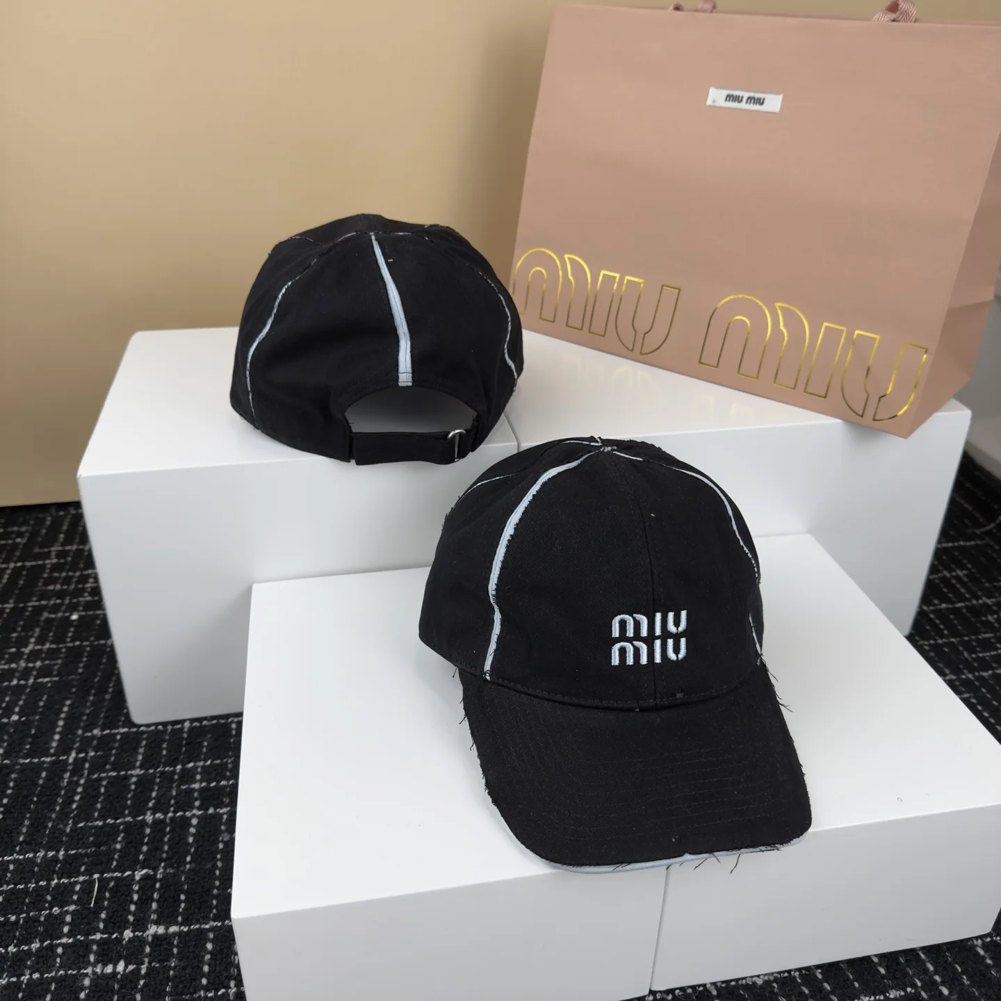 미우미우 베이스볼 캡 상세 이미지 2