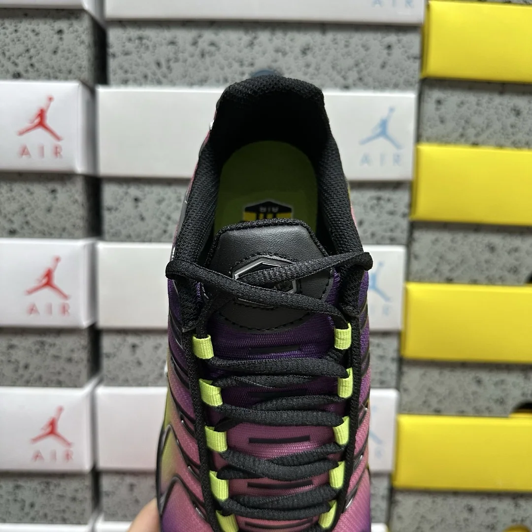 나이키 [DF] 에어 맥스 플러스 DZ3670-006 201513 Nike Air Max Plus Northern Lights 상세 이미지 5