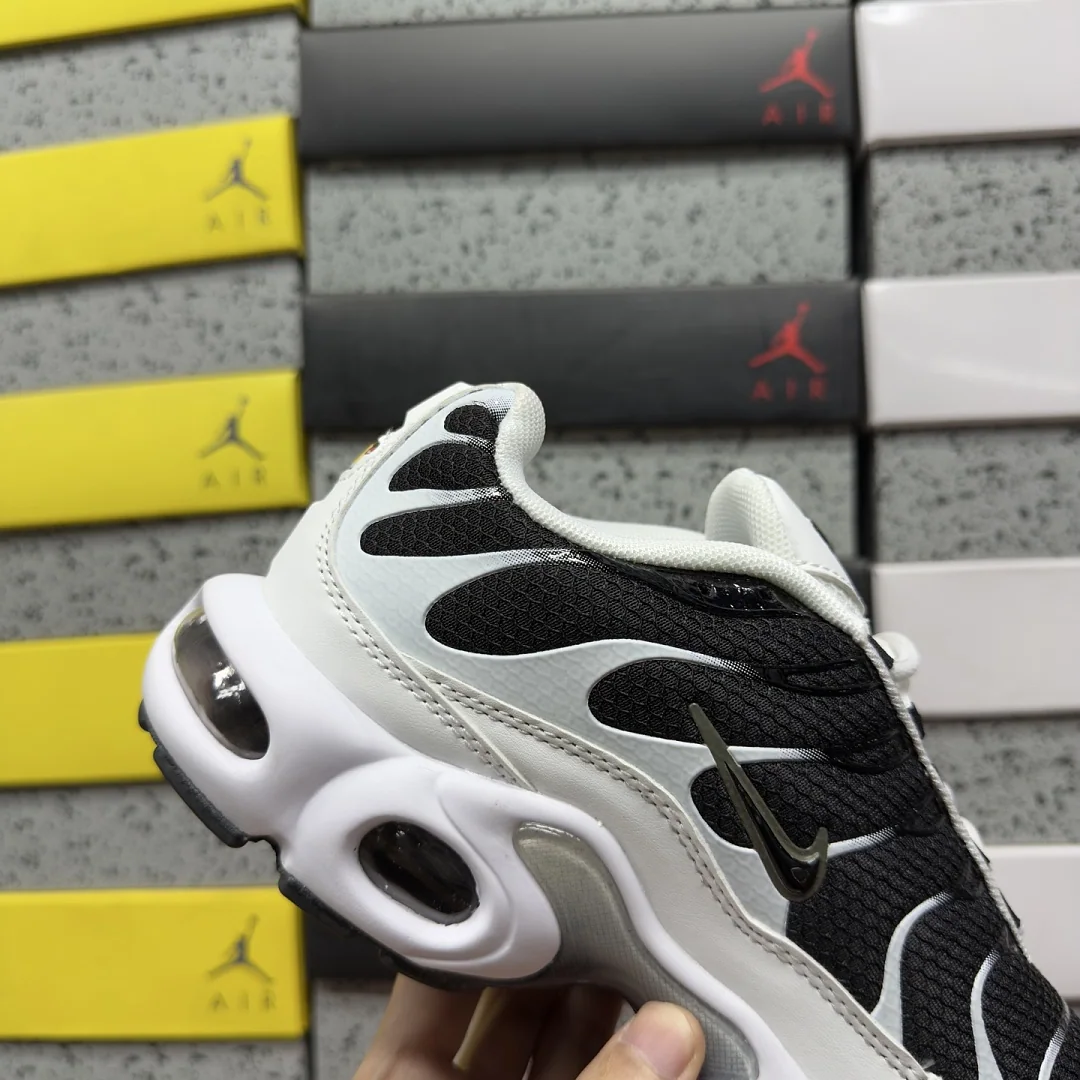 나이키 [BD] 에어 맥스 플러스 CT1094-102 201908 Nike Air Max Plus White Black Metallic 상세 이미지 8