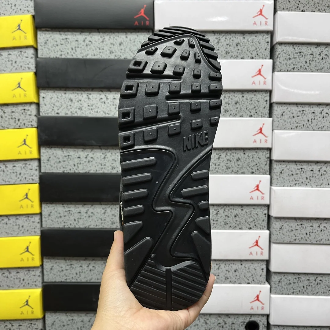 나이키 [XY] 에어 맥스 90 DO6706-010 201519 Nike Air Max 90 Black Metallic Cool Grey 상세 이미지 7